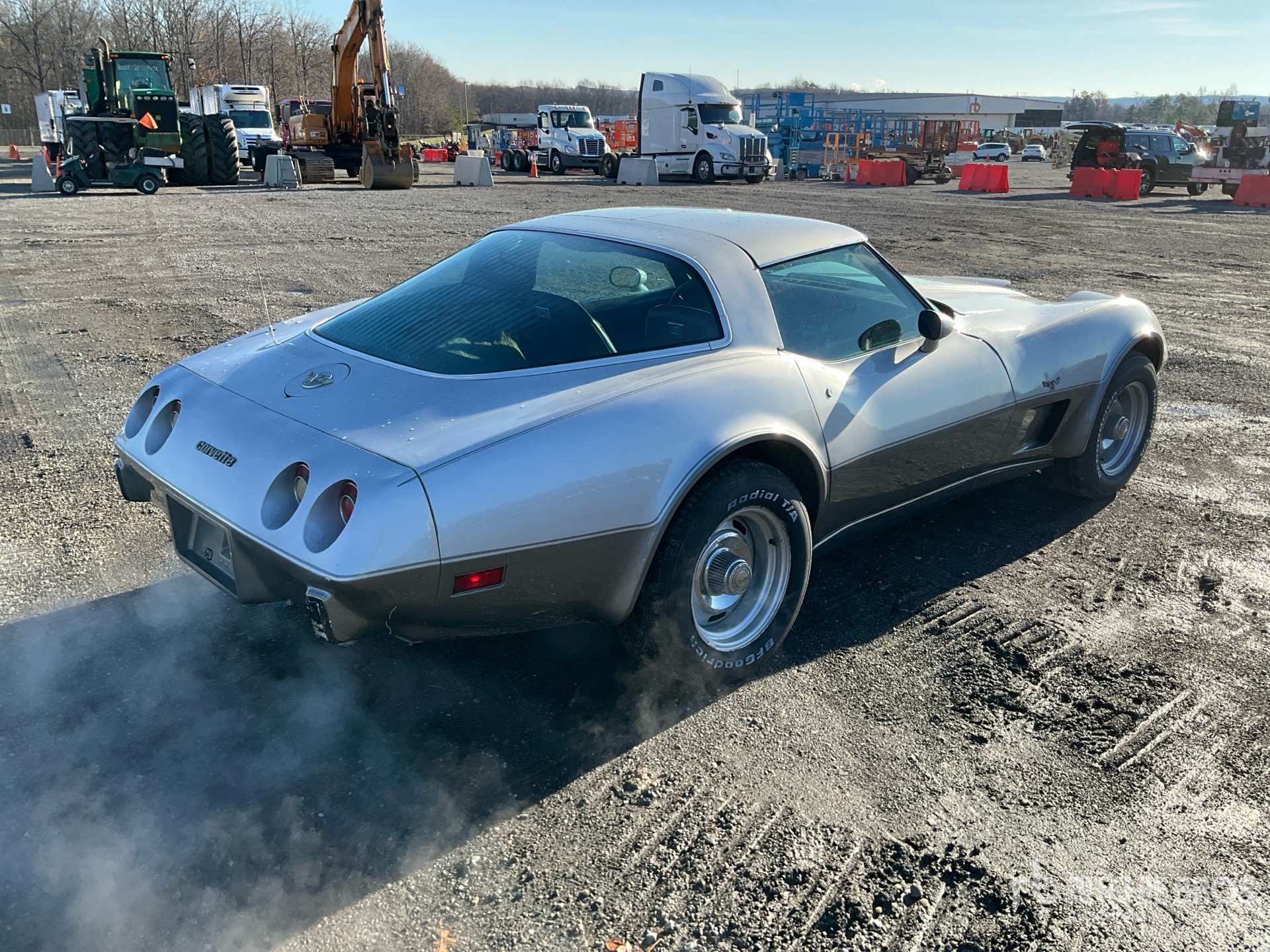 General Appearance with Picture, Right Rear Corner