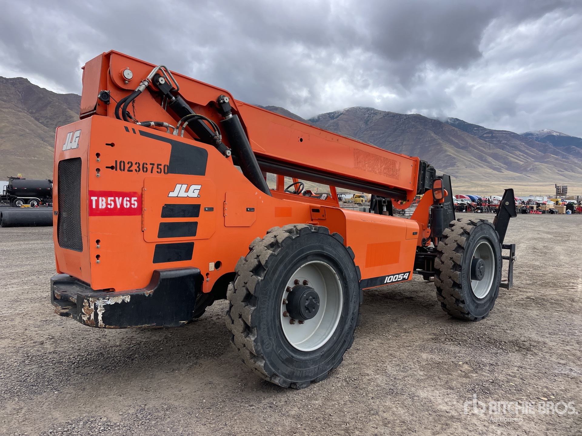 General Appearance with Picture, Right Rear Corner