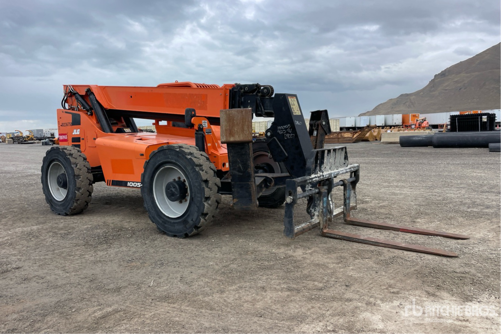 General Appearance with Picture, Right Front Corner