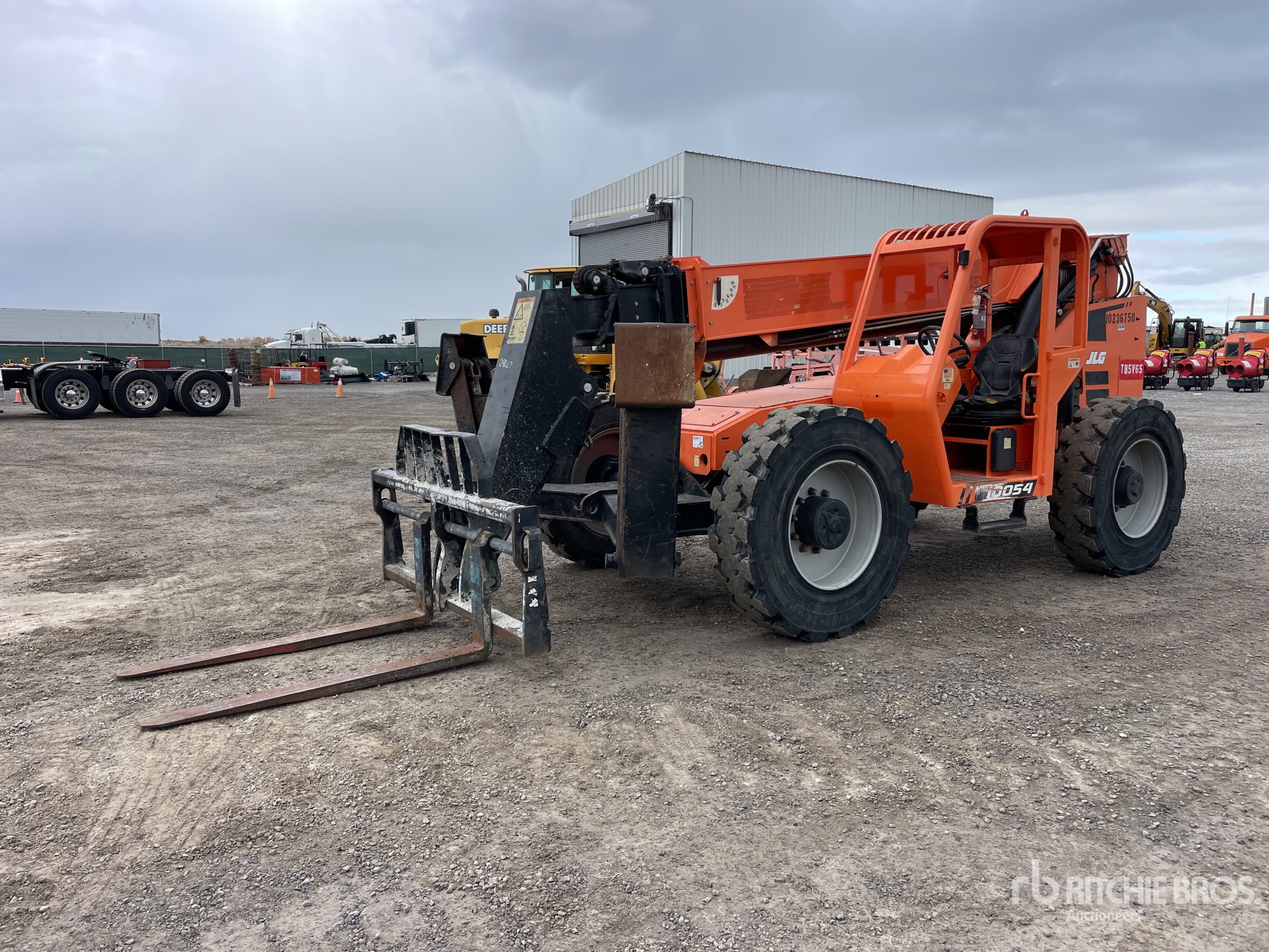 General Appearance with Picture, Left Front Corner