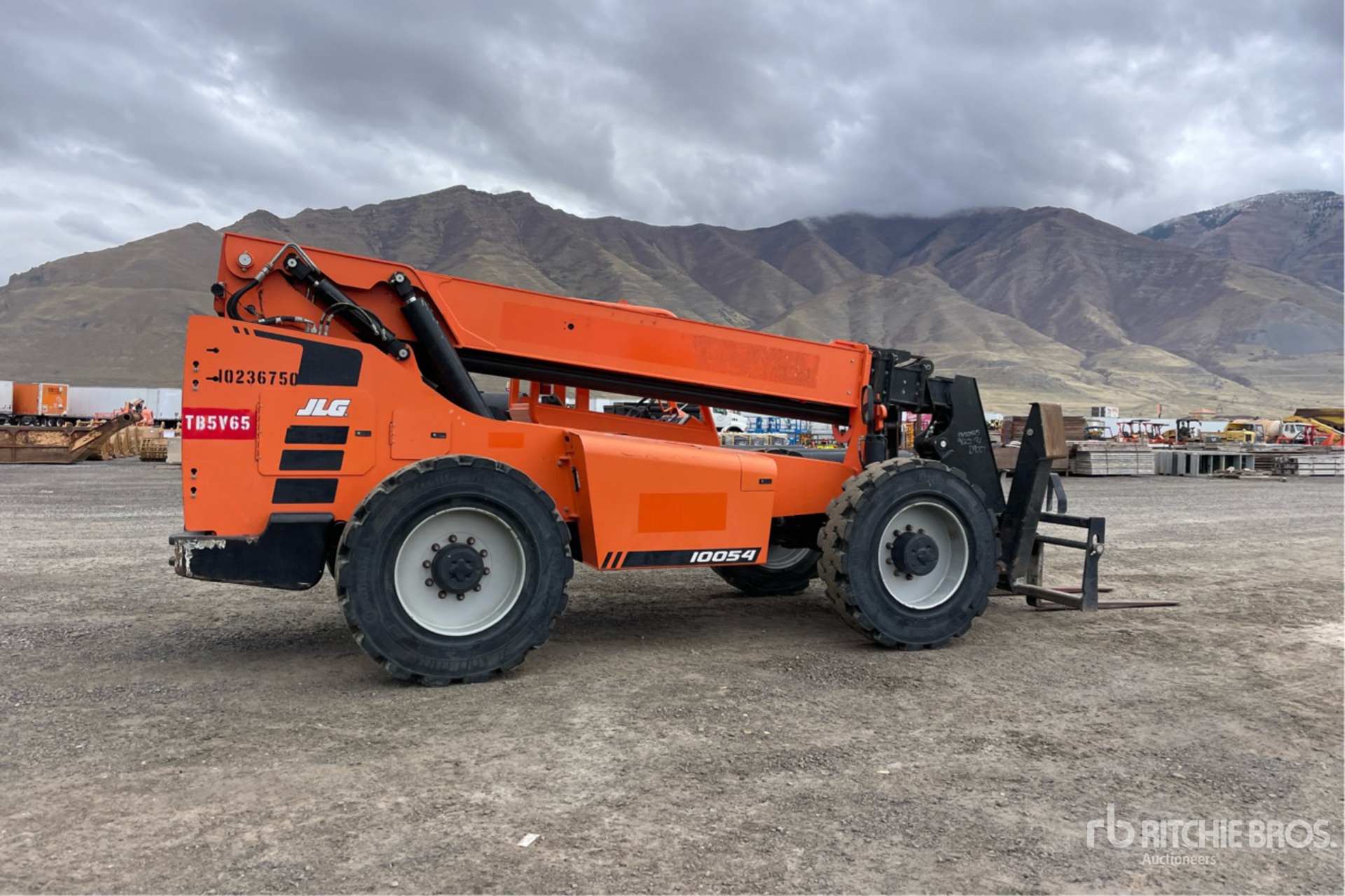 General Appearance with Picture, Right Rear Corner