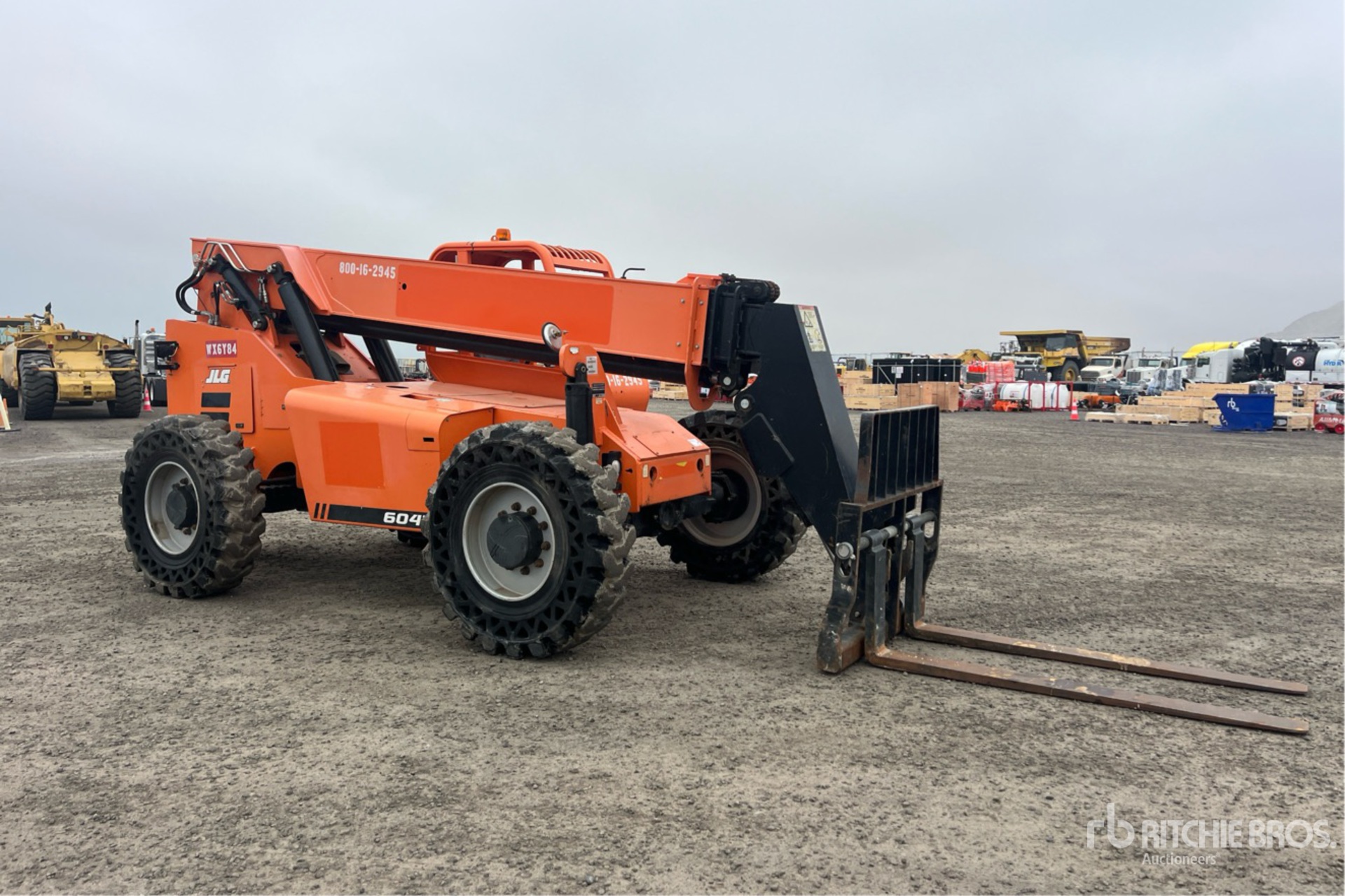 General Appearance with Picture, Right Front Corner