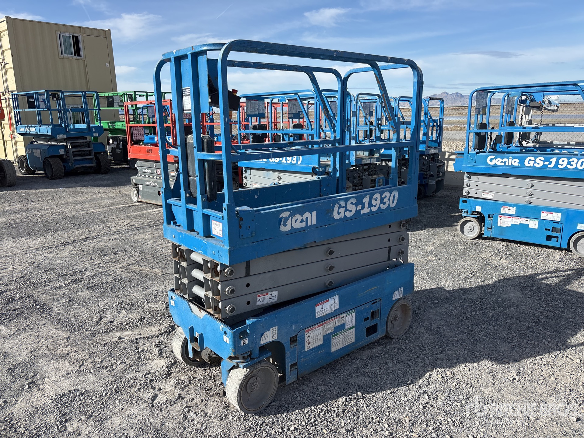 General Appearance with Featured Photo