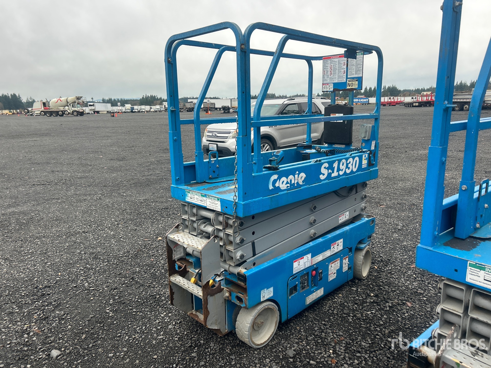 Aspect général with Image, coin arrière droit