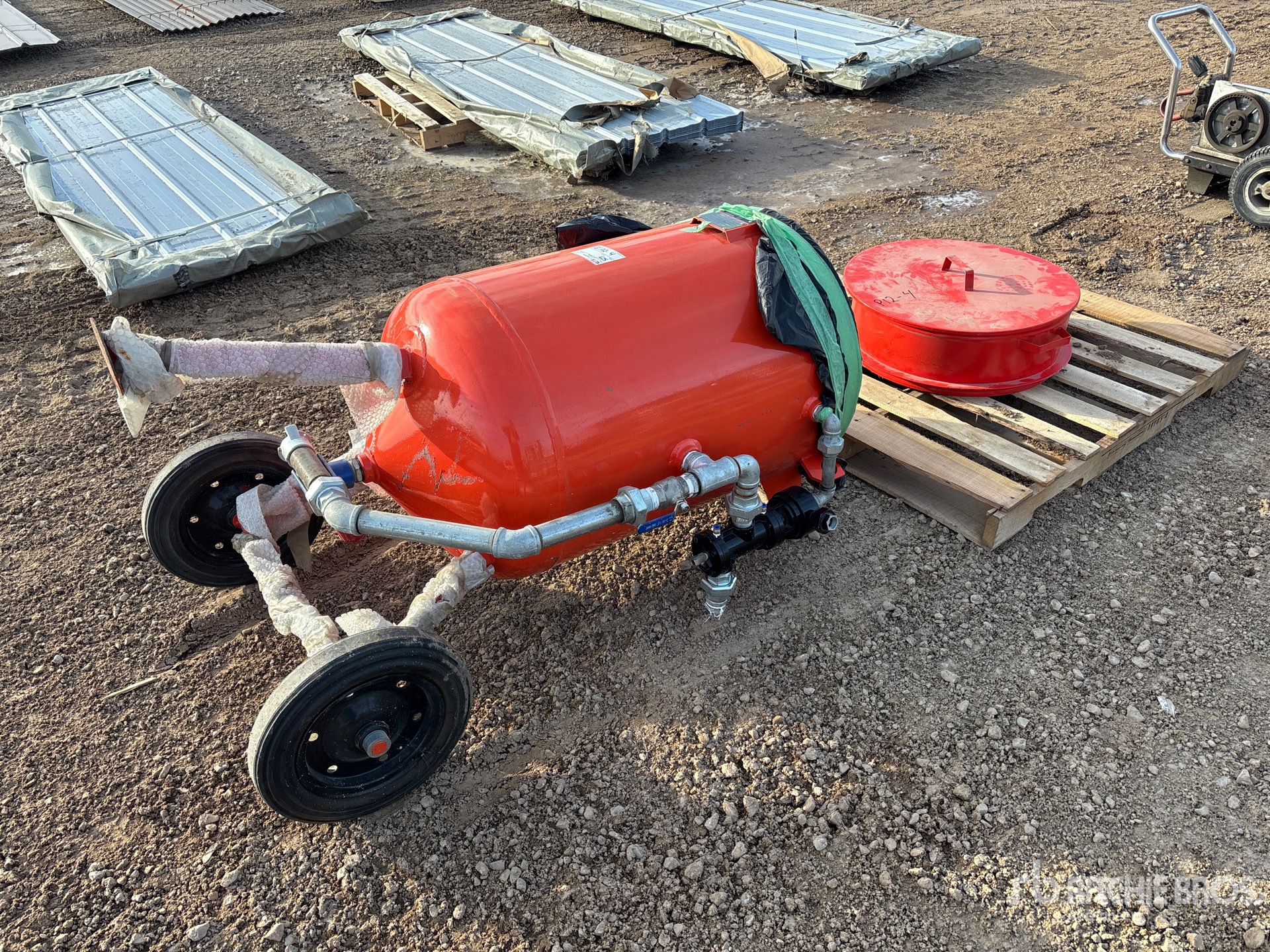 General Appearance with Bild, Ecke vorne links