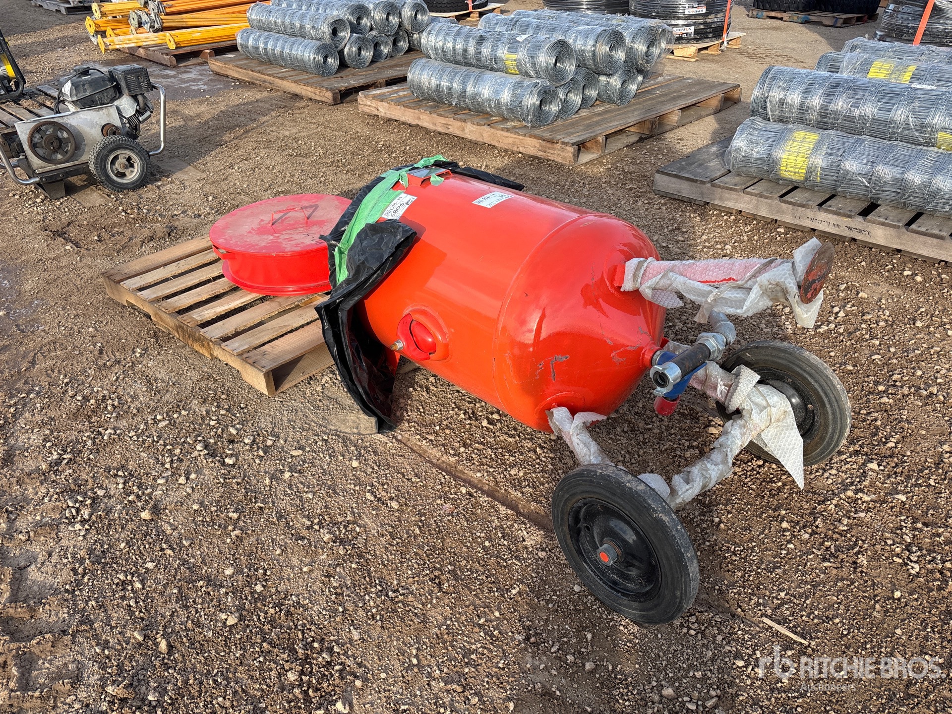 General Appearance with Bild, Ecke vorne rechts