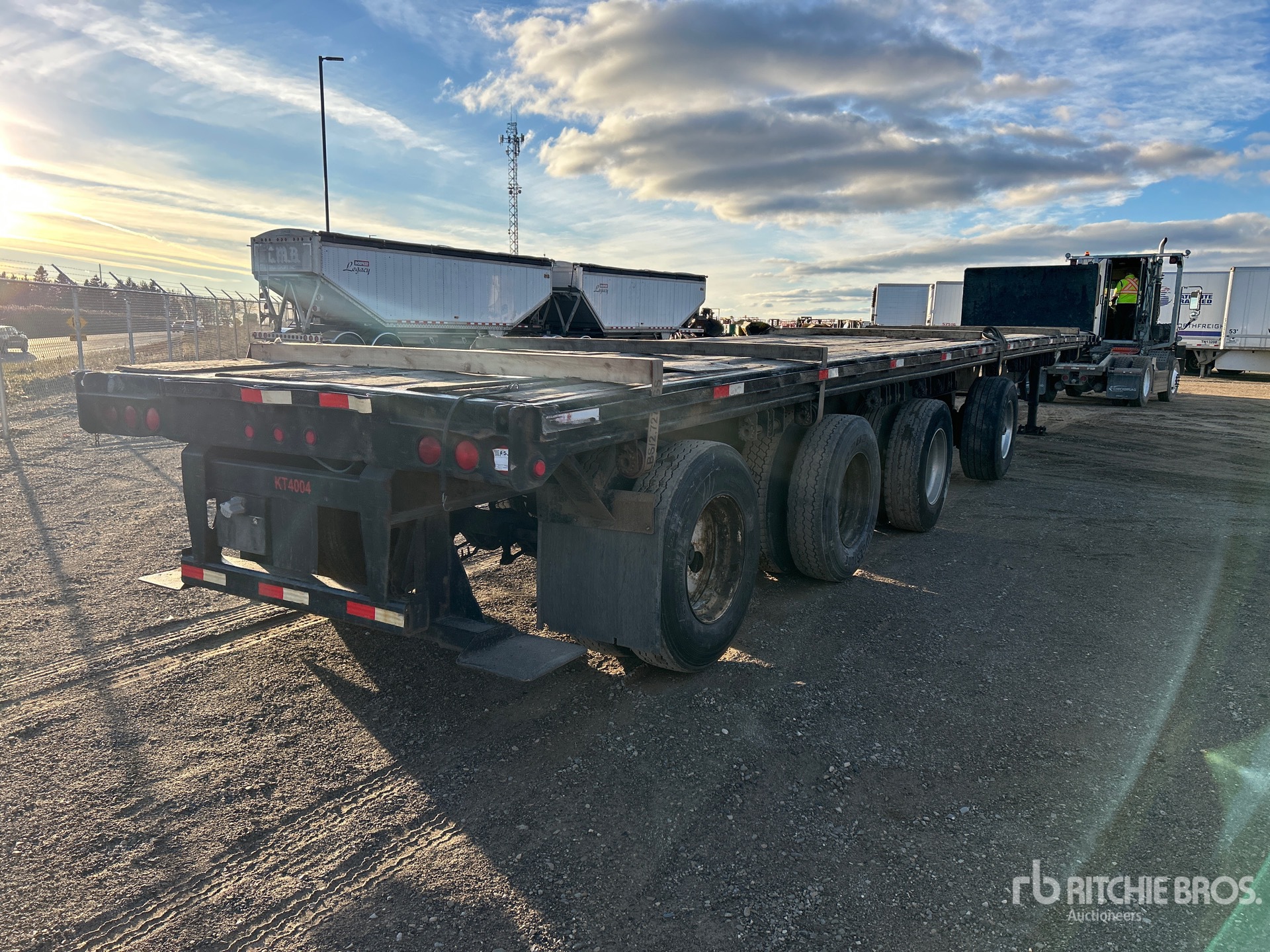 General Appearance with Imagen: esquina trasera derecha