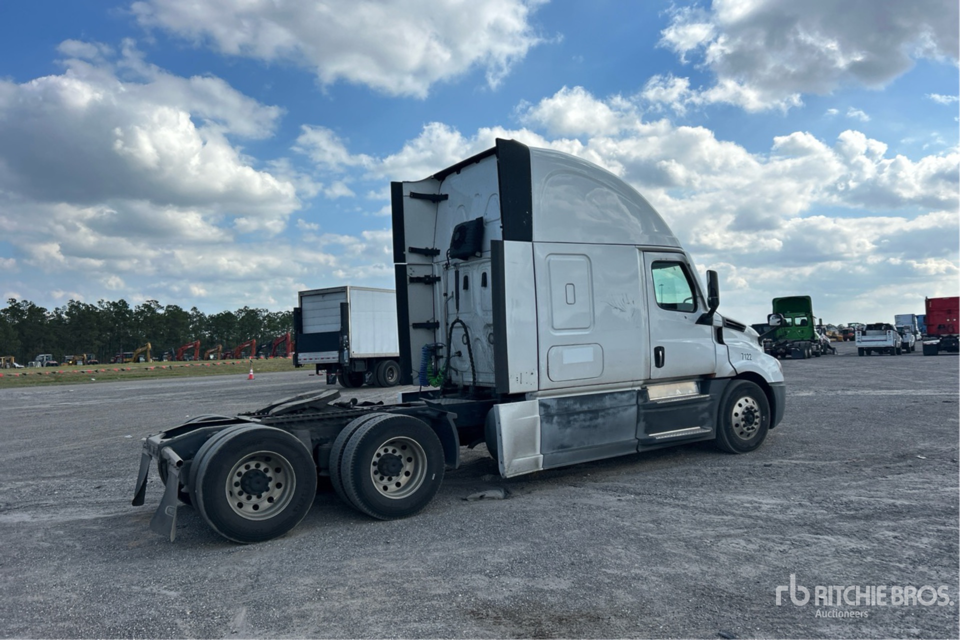 General Appearance with Image, coin arrière droit