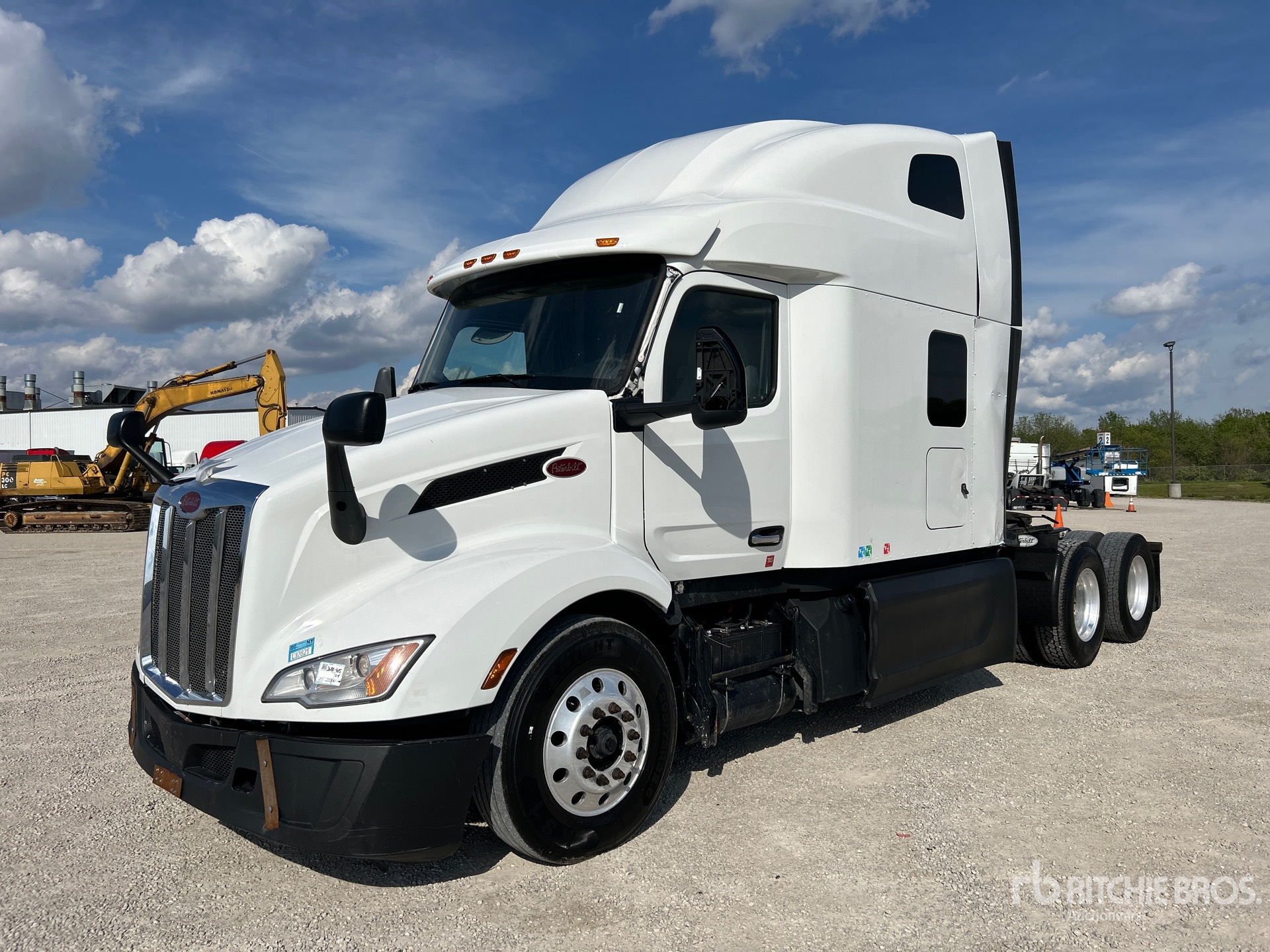 Photo of a 2023 Peterbilt 579