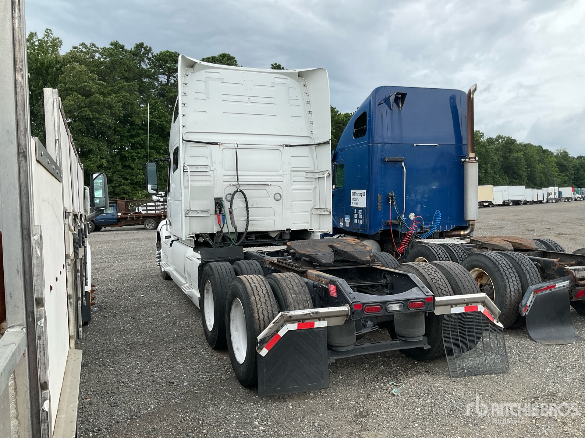 General Appearance with Bild, Ecke hinten links