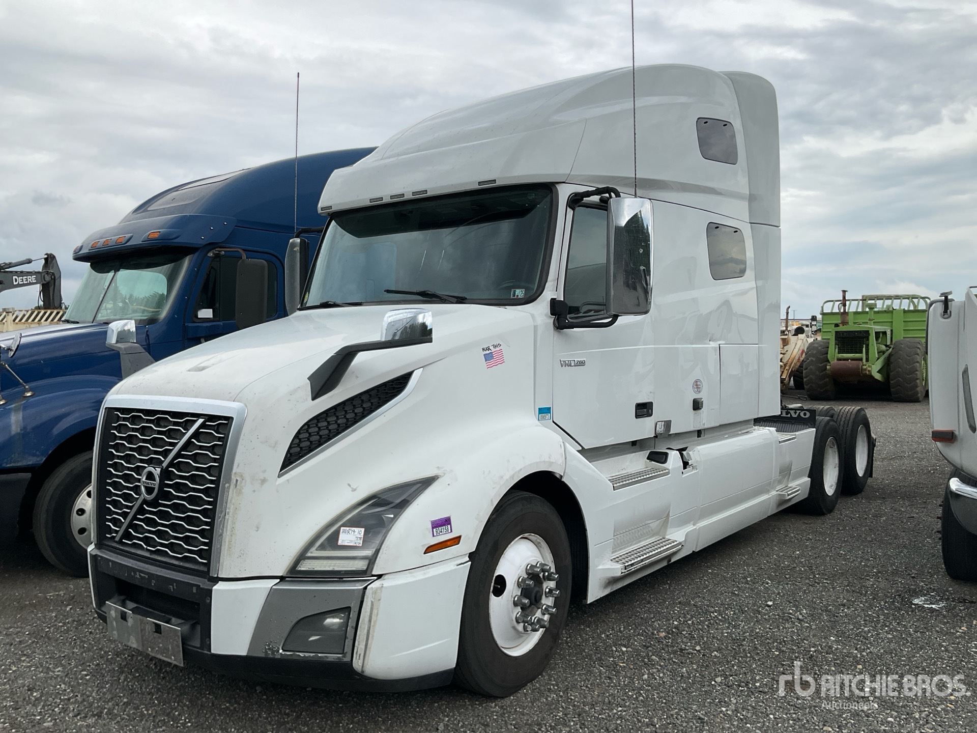 General Appearance with Bild, Ecke vorne links