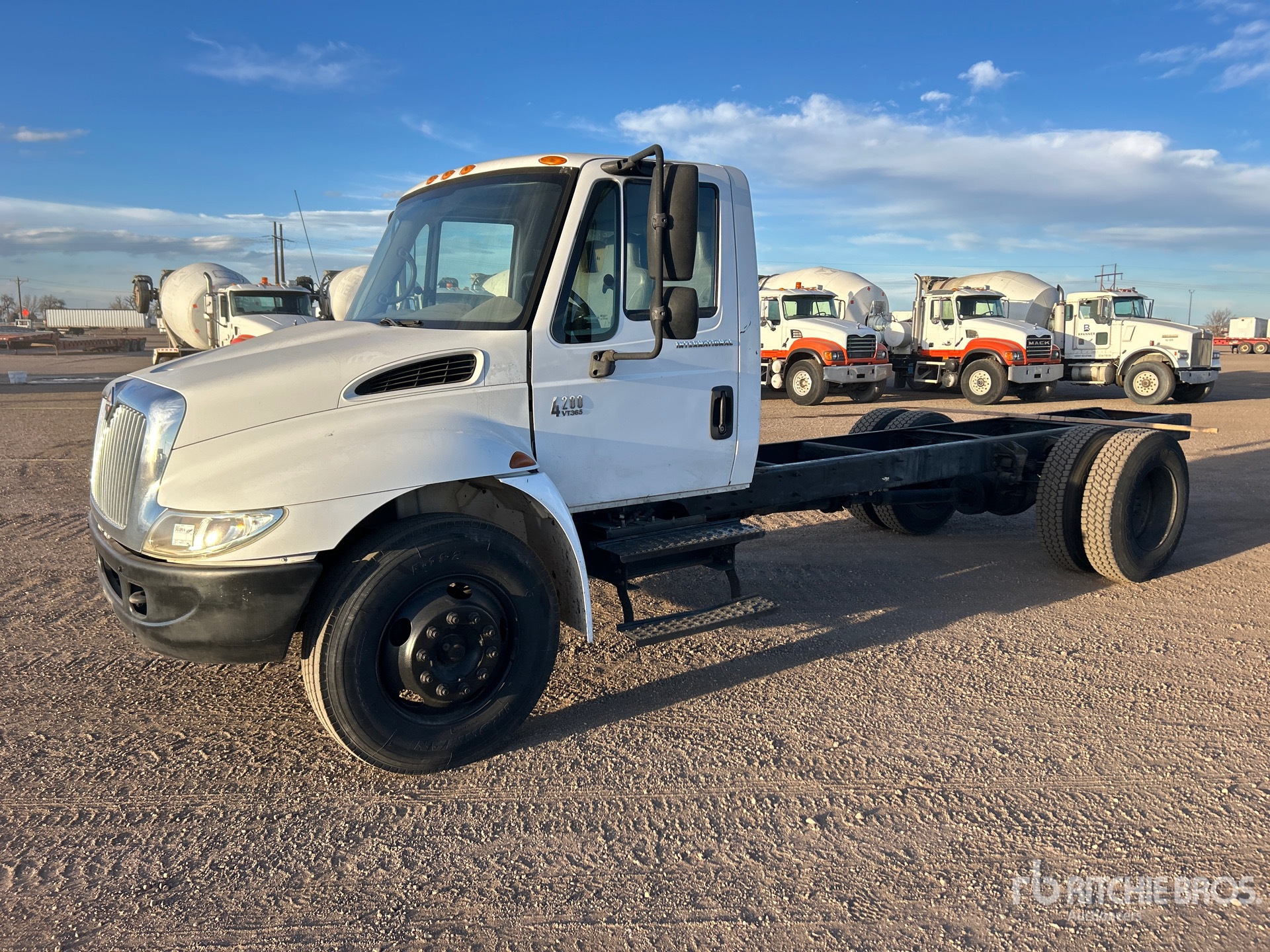 General Appearance with Foto, angolo anteriore sinistro