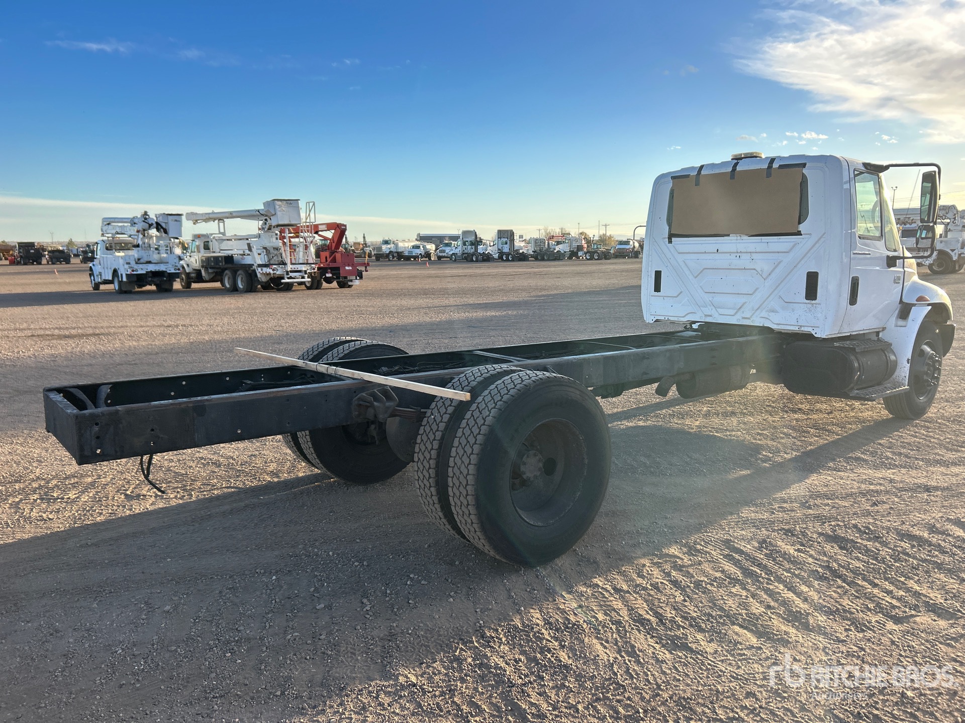 General Appearance with Foto, angolo anteriore sinistro