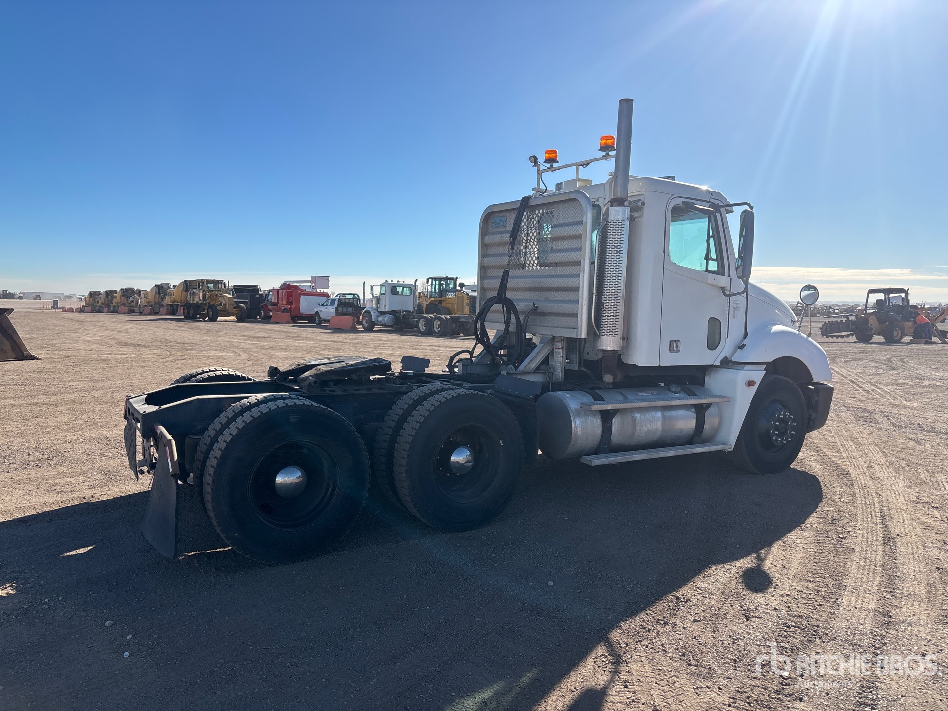 Aspect général with Image, coin arrière droit