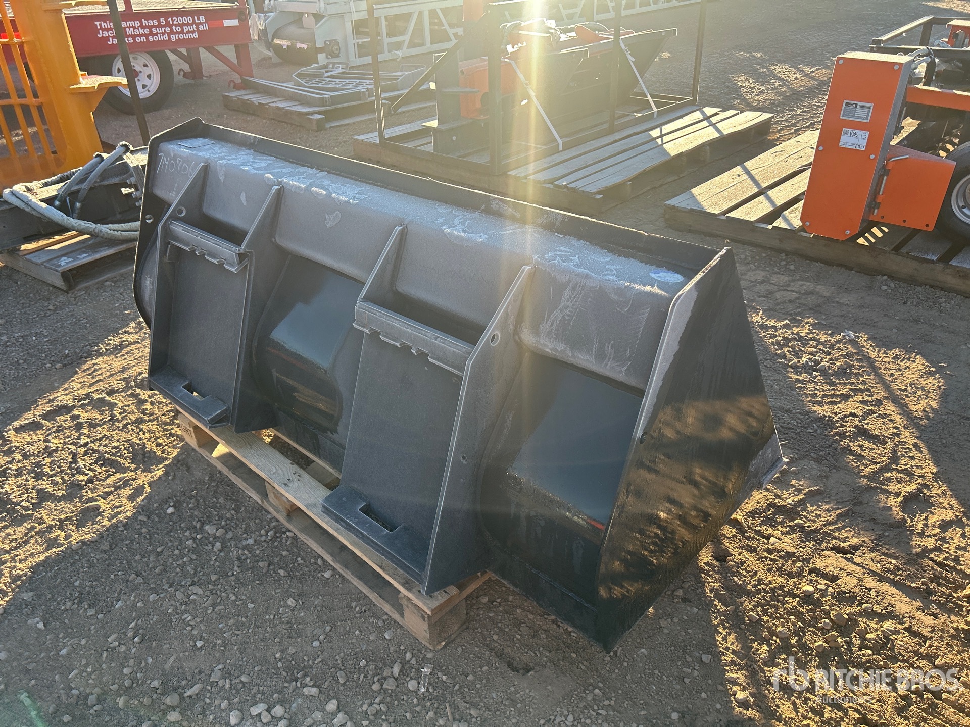 Aspect général with Image, coin arrière droit