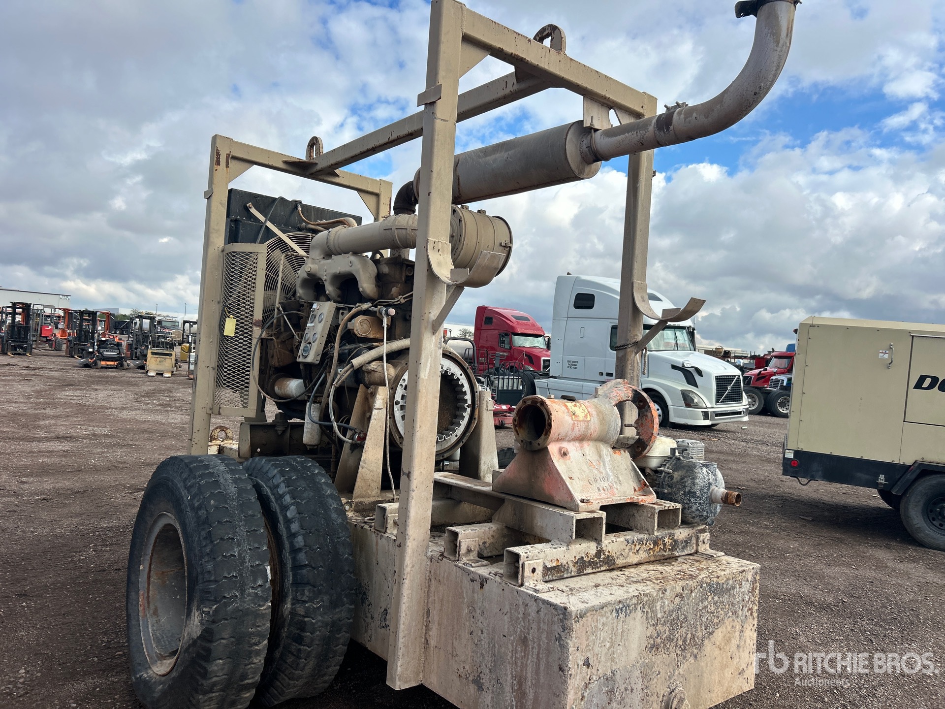 General Appearance with Foto, angolo posteriore sinistro