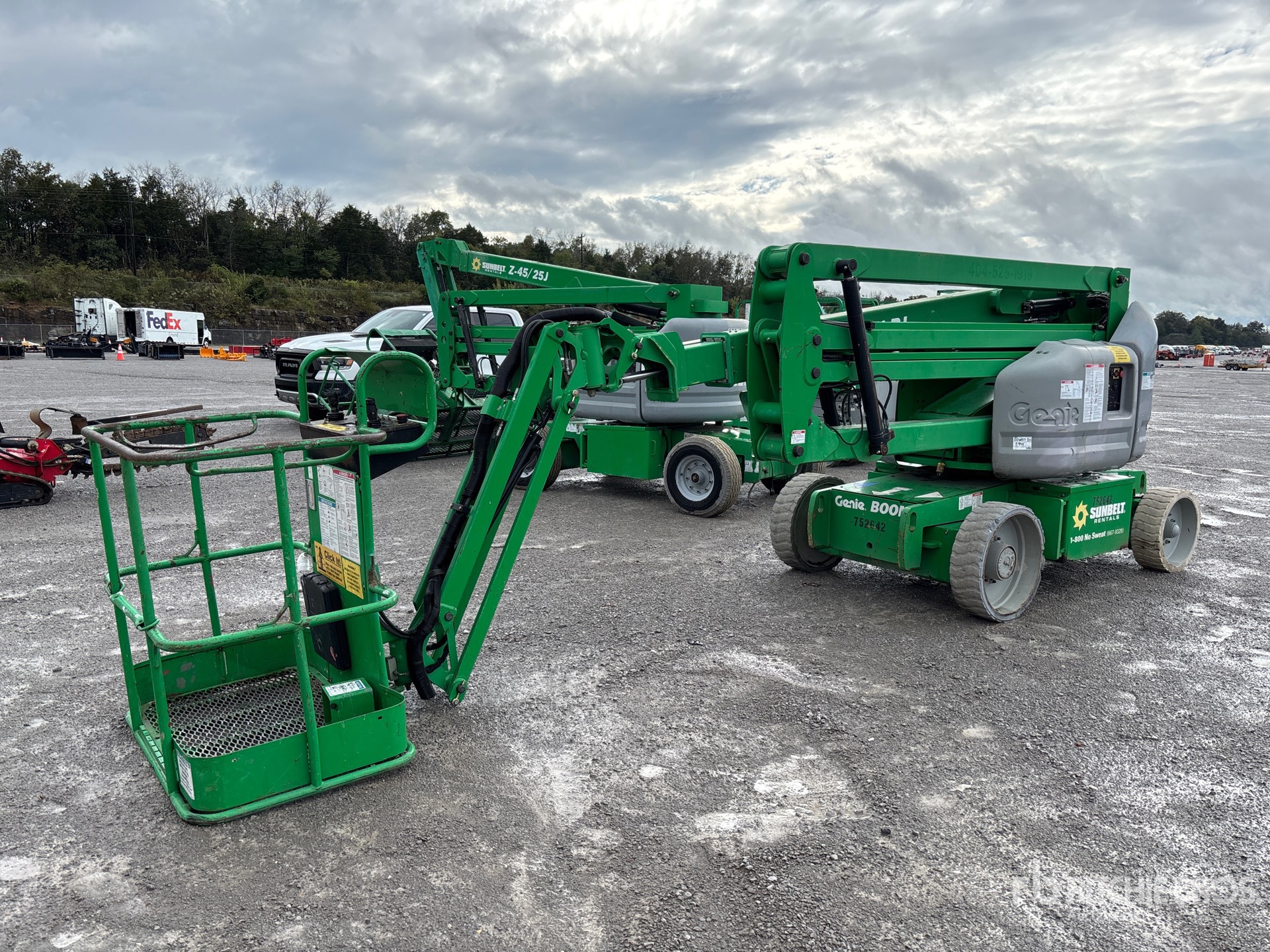 General Appearance with Picture, Left Front Corner