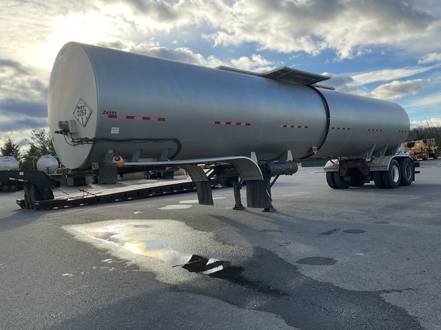 2013 Etnyre T7198 T/A 9500 gal Asphalt Tank Trailer