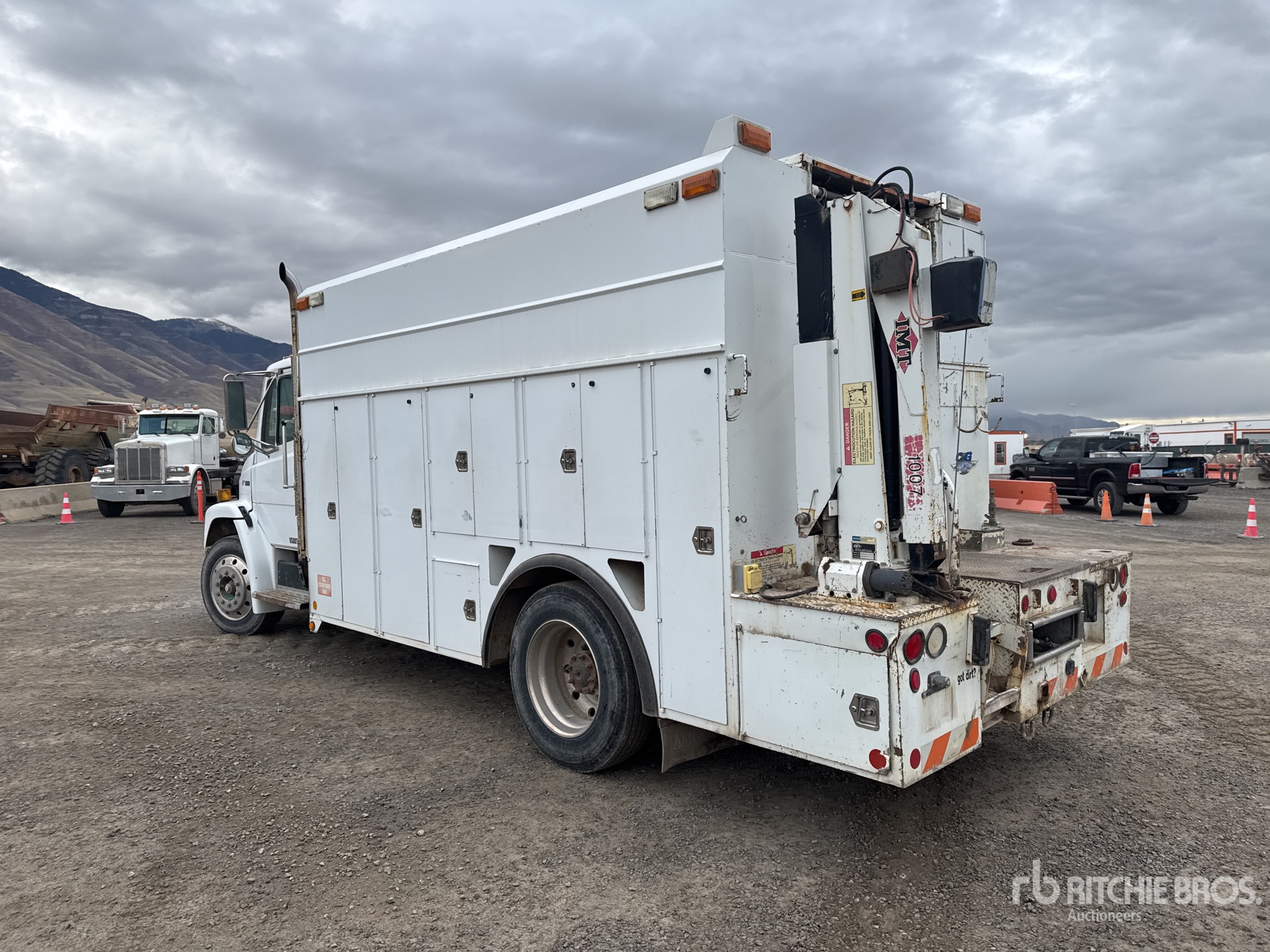 General Appearance with Picture, Left Rear Corner