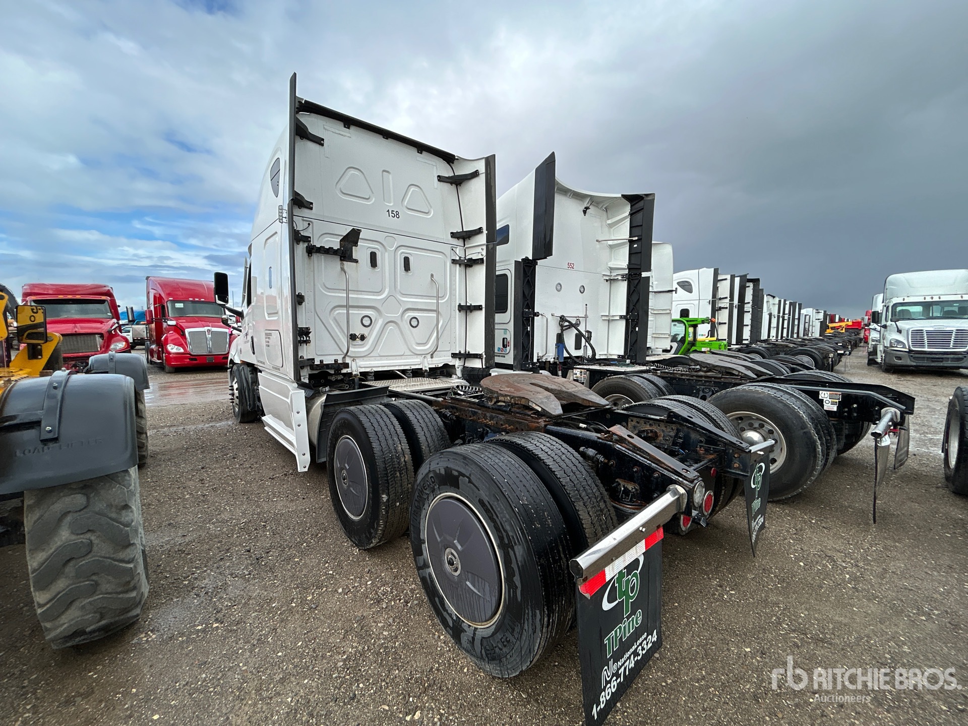 Aspect général with Image, coin arrière gauche