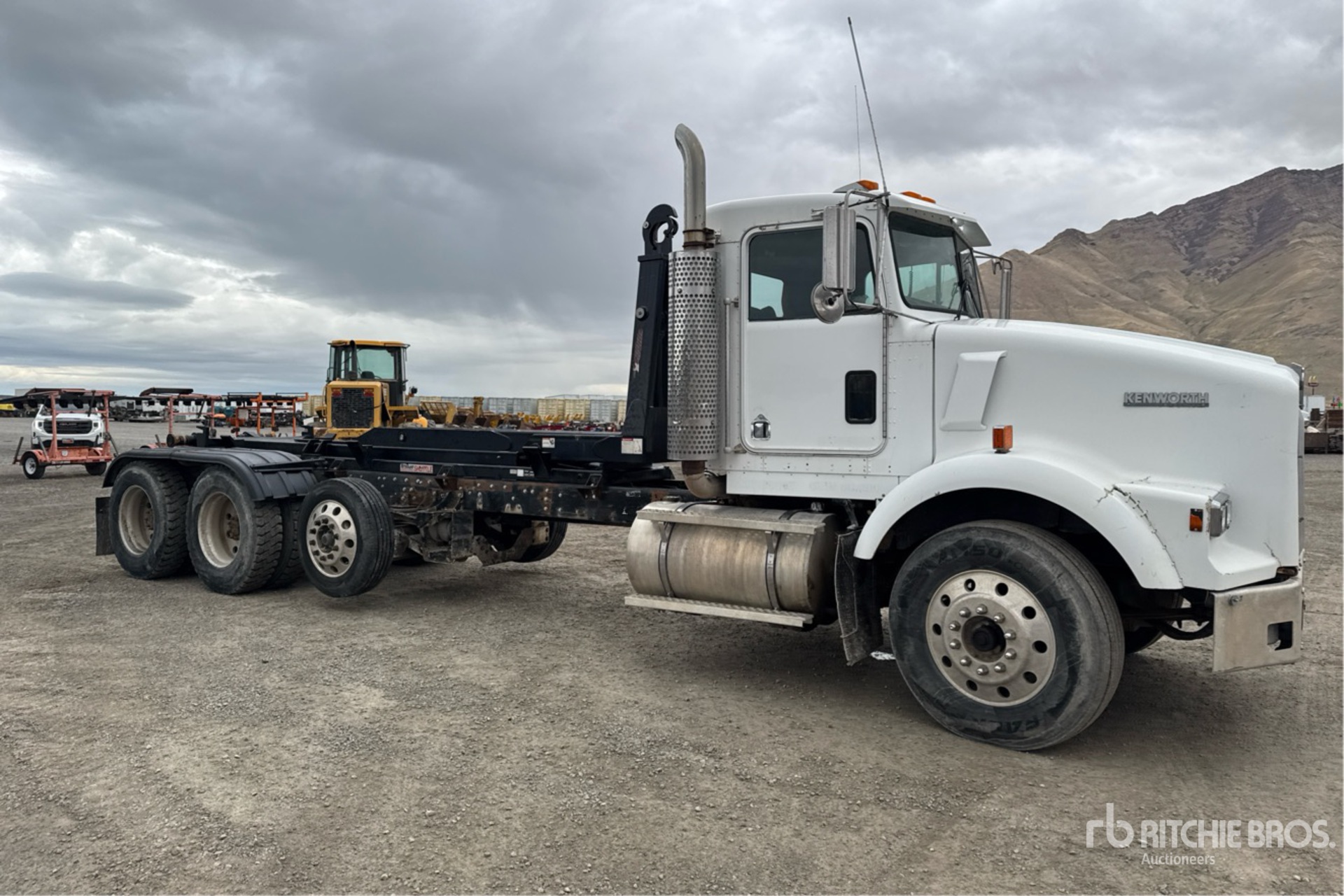 General Appearance with Bild, Ecke vorne rechts