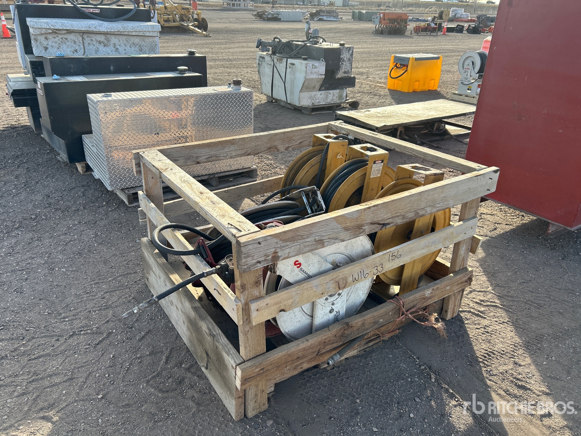 General Appearance with Foto, angolo anteriore sinistro