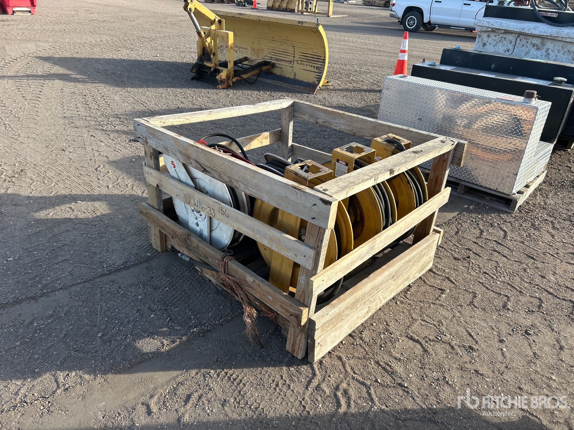 General Appearance with Foto, angolo posteriore sinistro