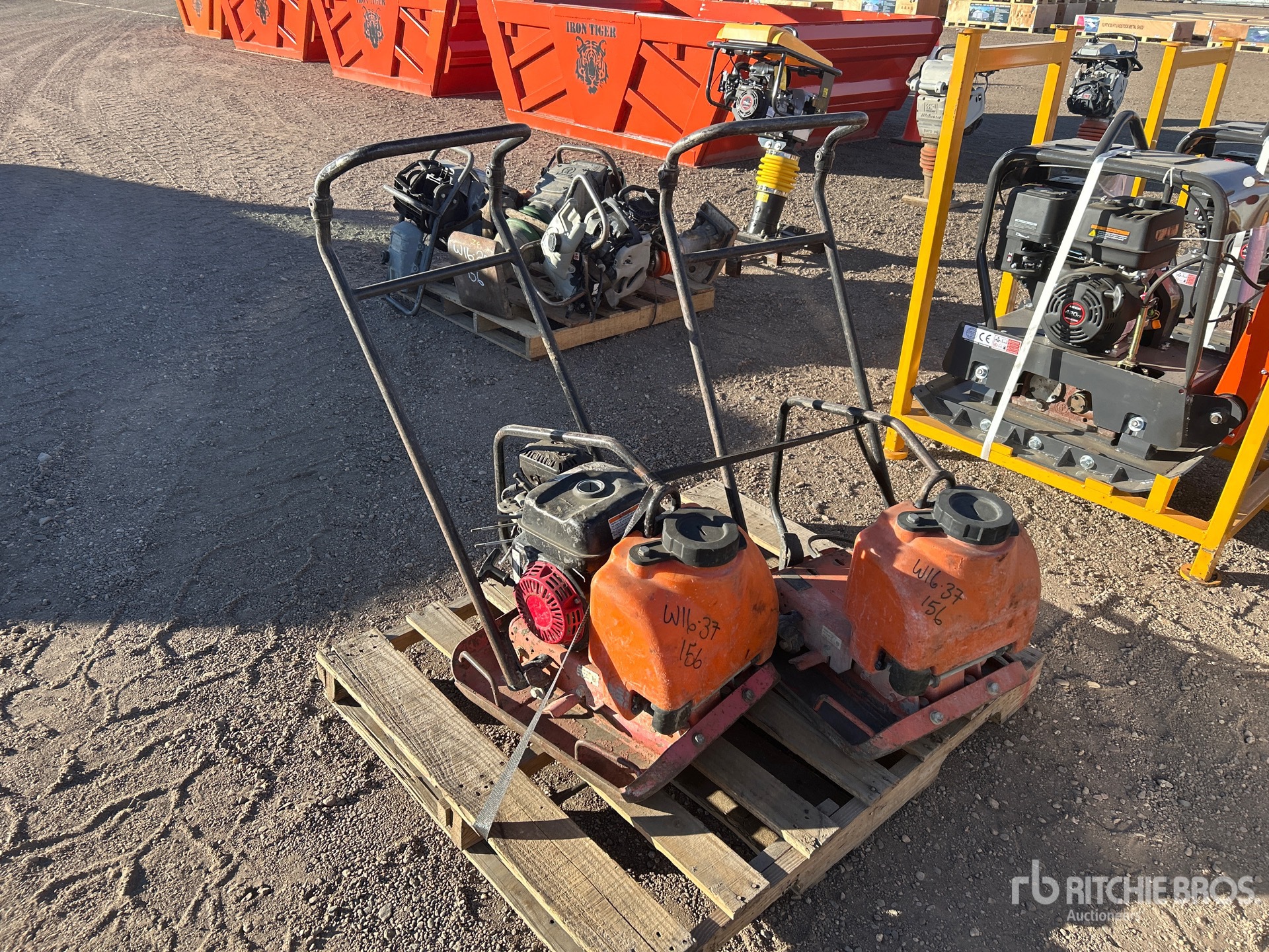 General Appearance with Image, coin avant droit