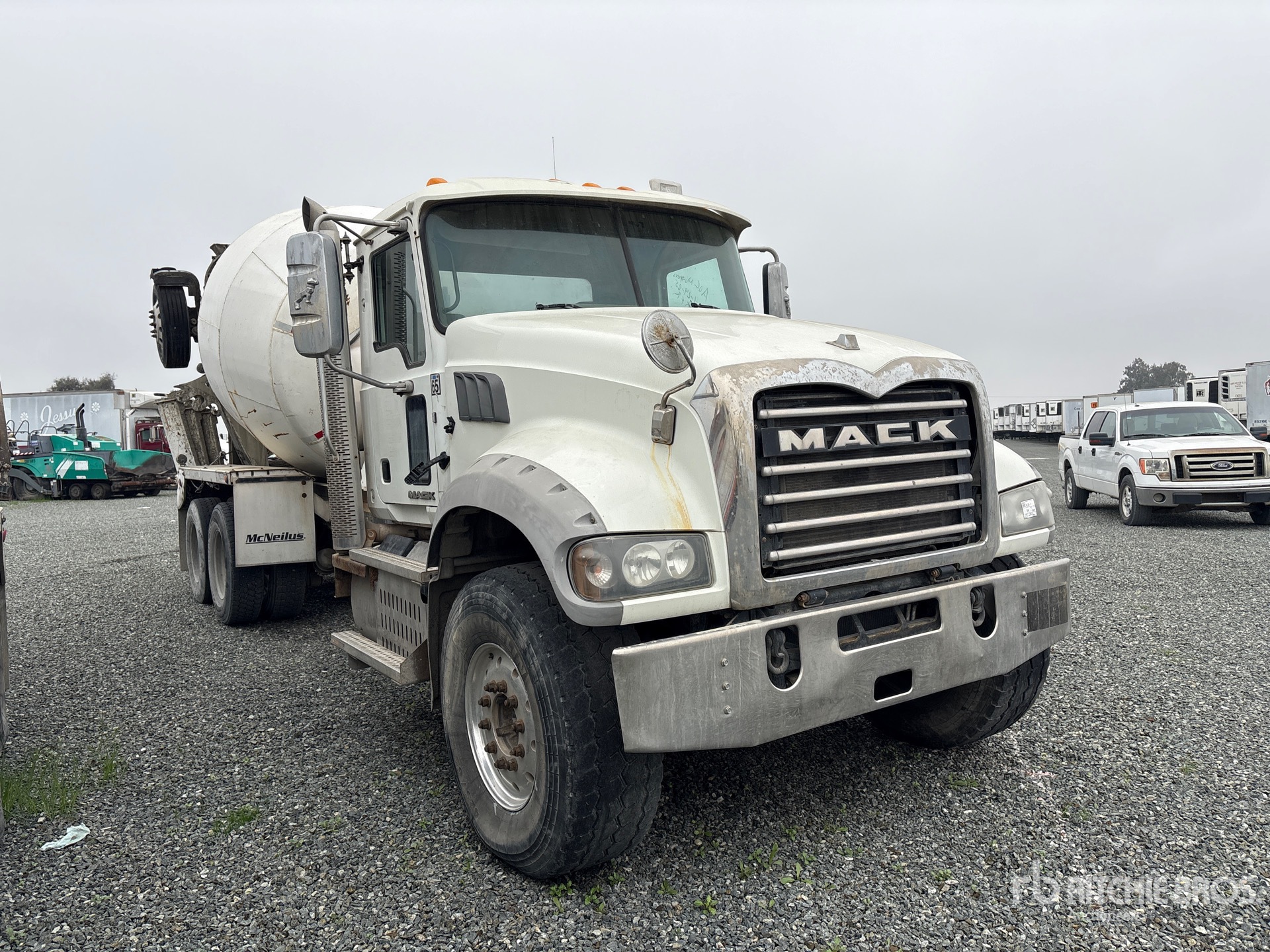 Aspect général with Image, coin avant droit