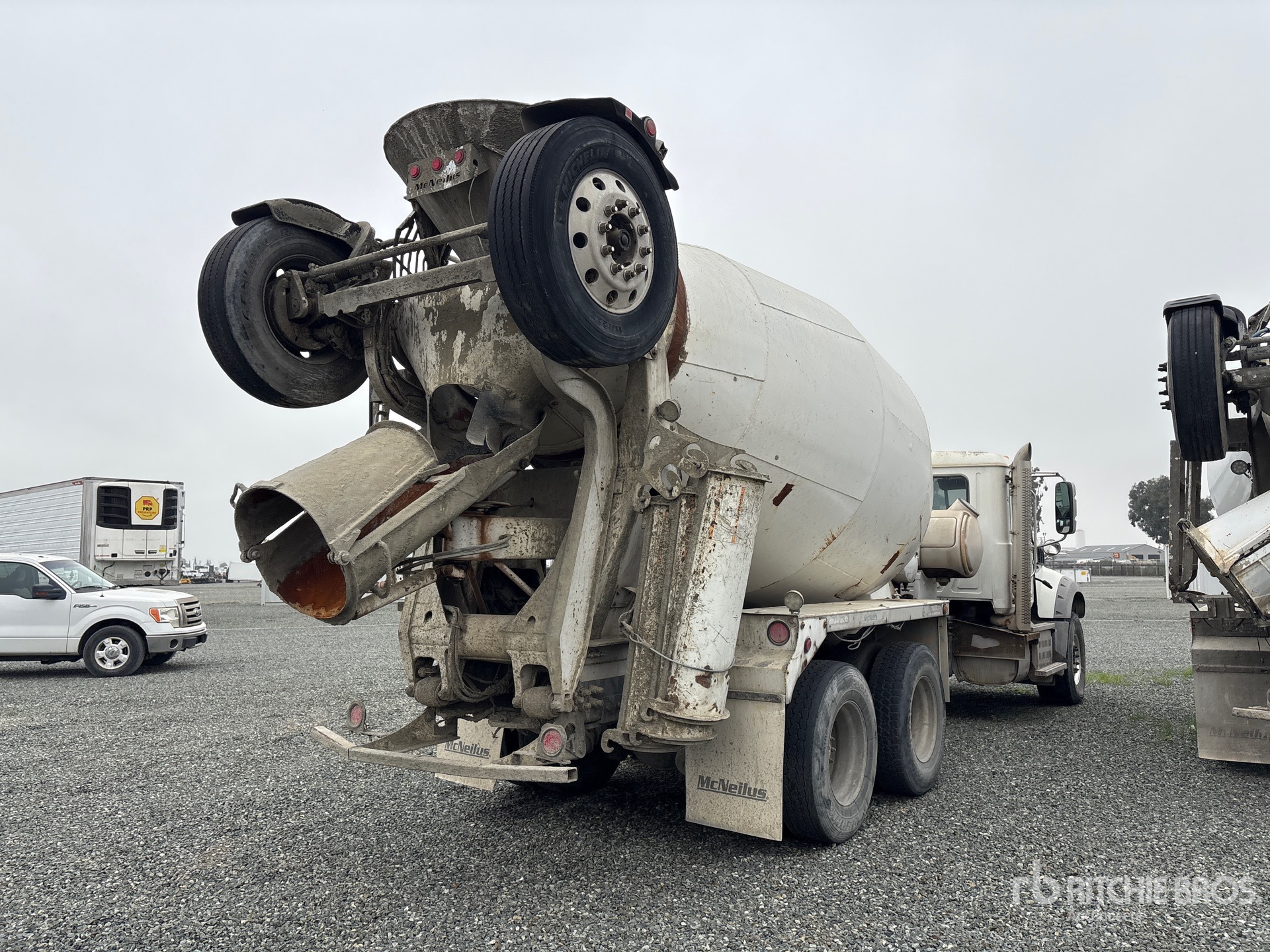 Aspect général with Image, coin arrière droit