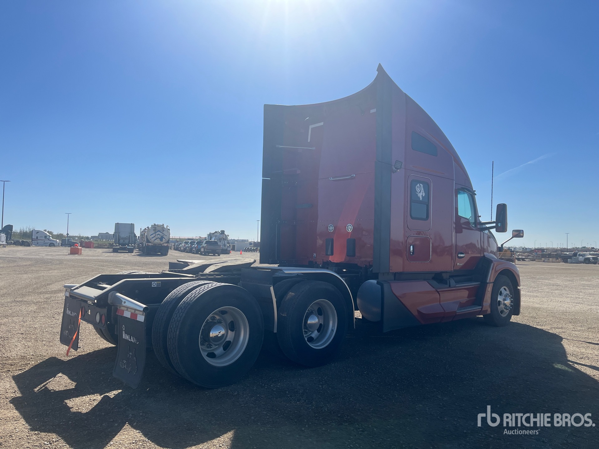 Aspect général with Image, coin arrière droit