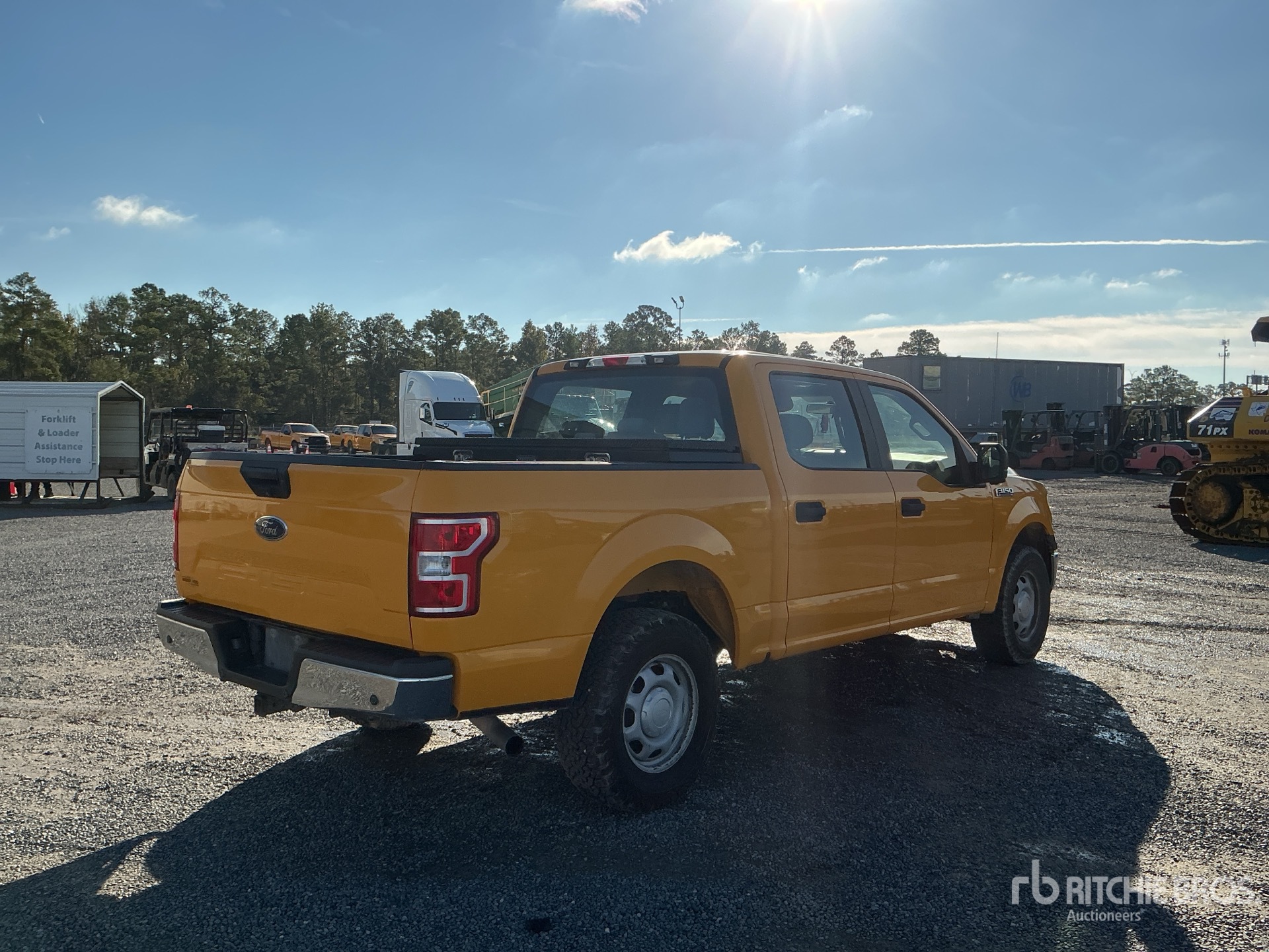 General Appearance with Foto, angolo anteriore sinistro