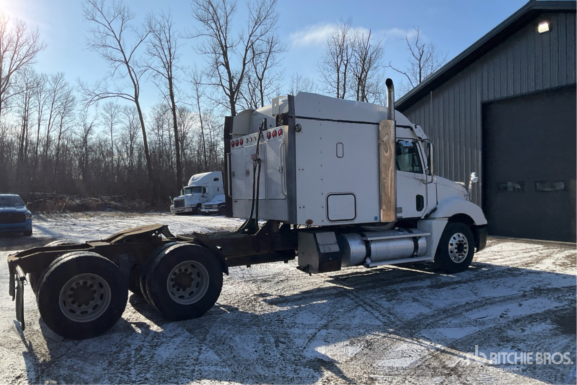 Aspect général with Image, coin arrière droit