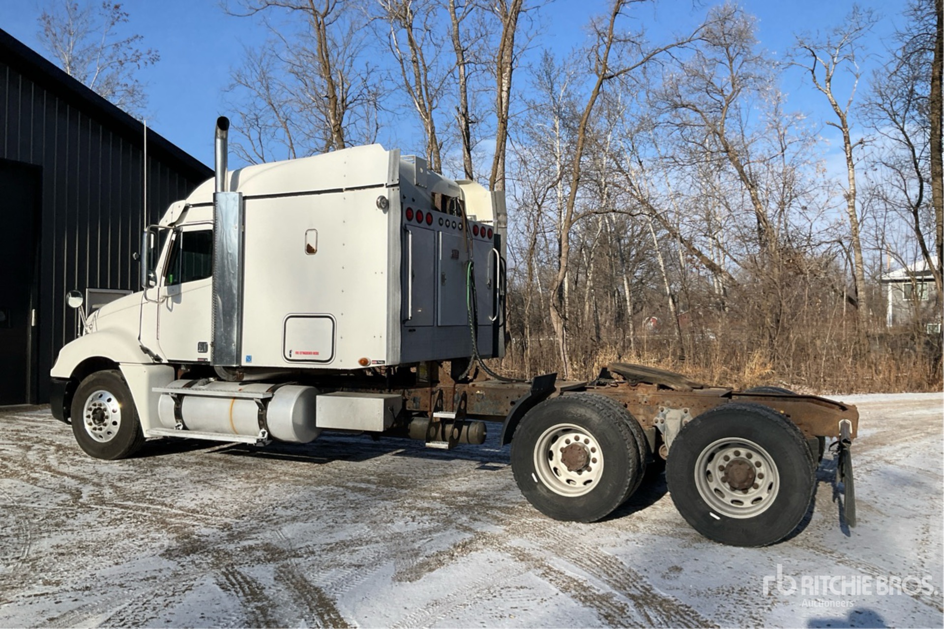 Aspect général with Image, coin arrière gauche