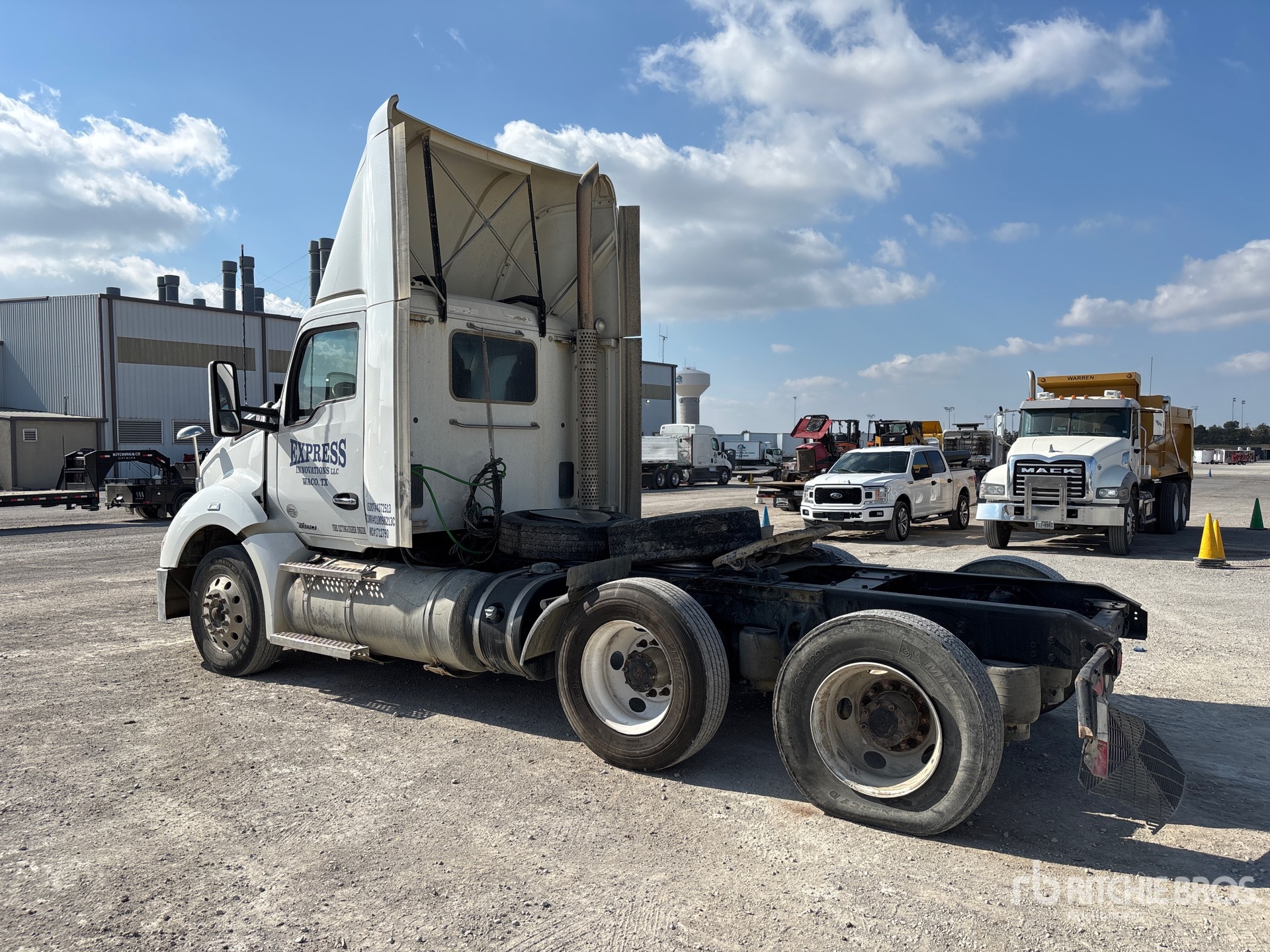 General Appearance with Picture, Left Rear Corner