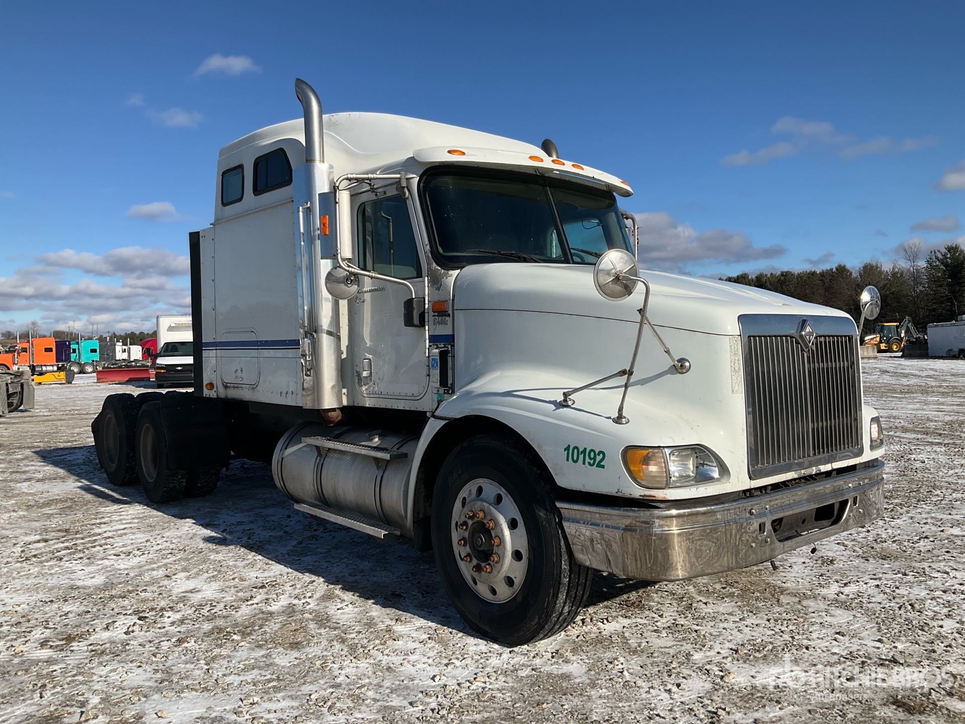 General Appearance with Picture, Right Front Corner