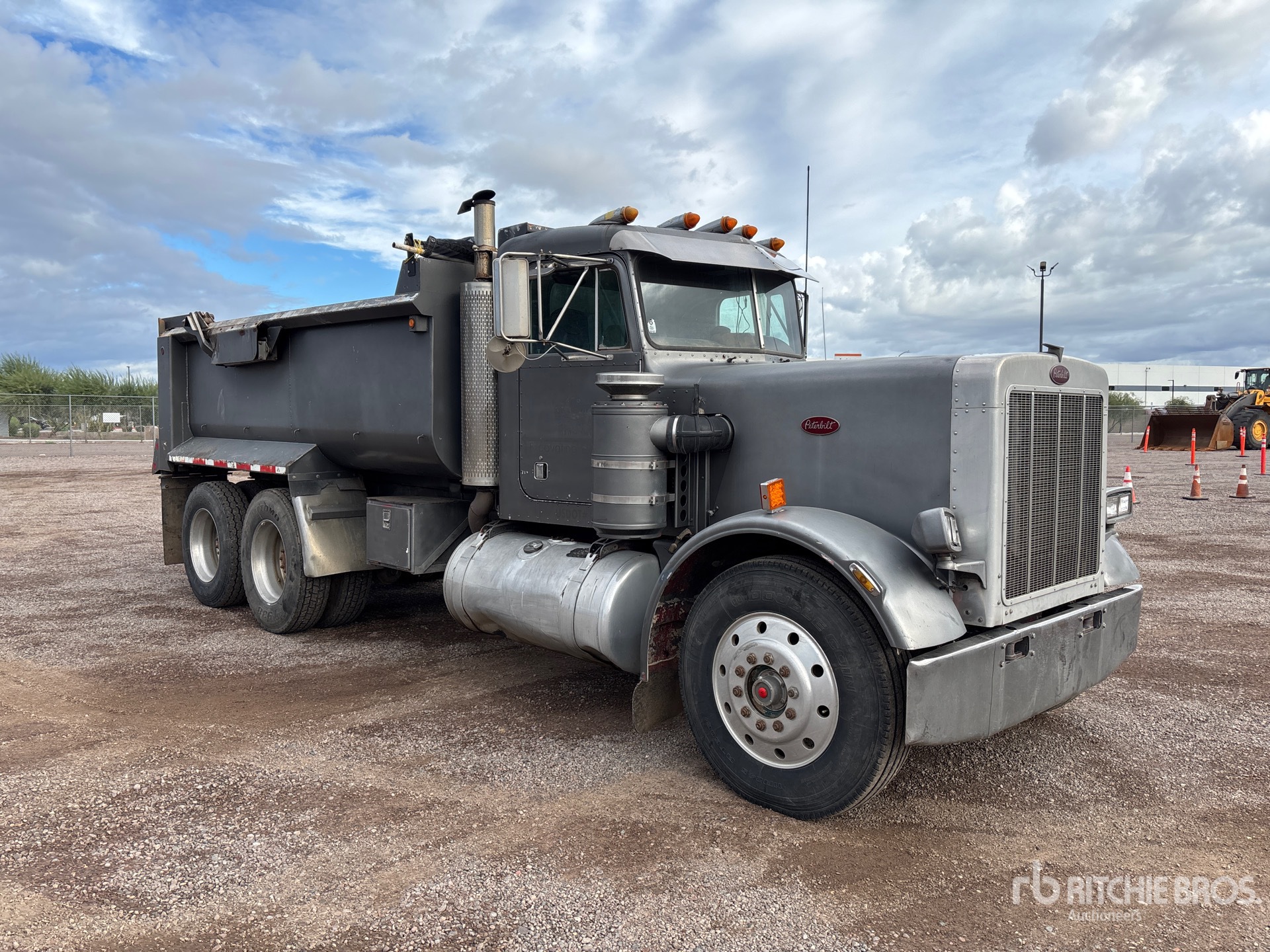 Aspect général with Image, coin avant droit