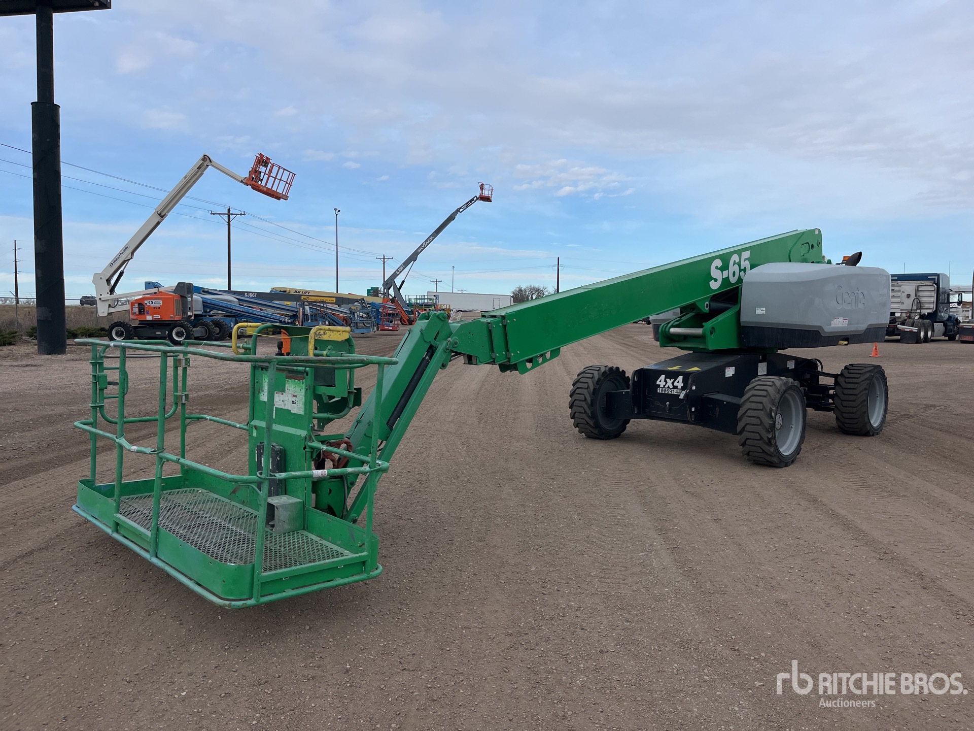 General Appearance with Foto, angolo anteriore sinistro