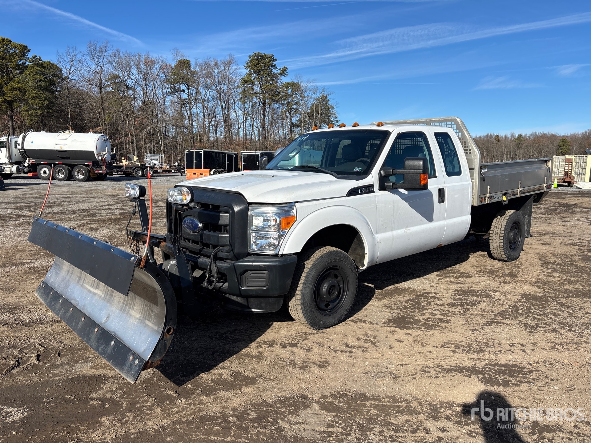 General Appearance with Foto, angolo anteriore sinistro