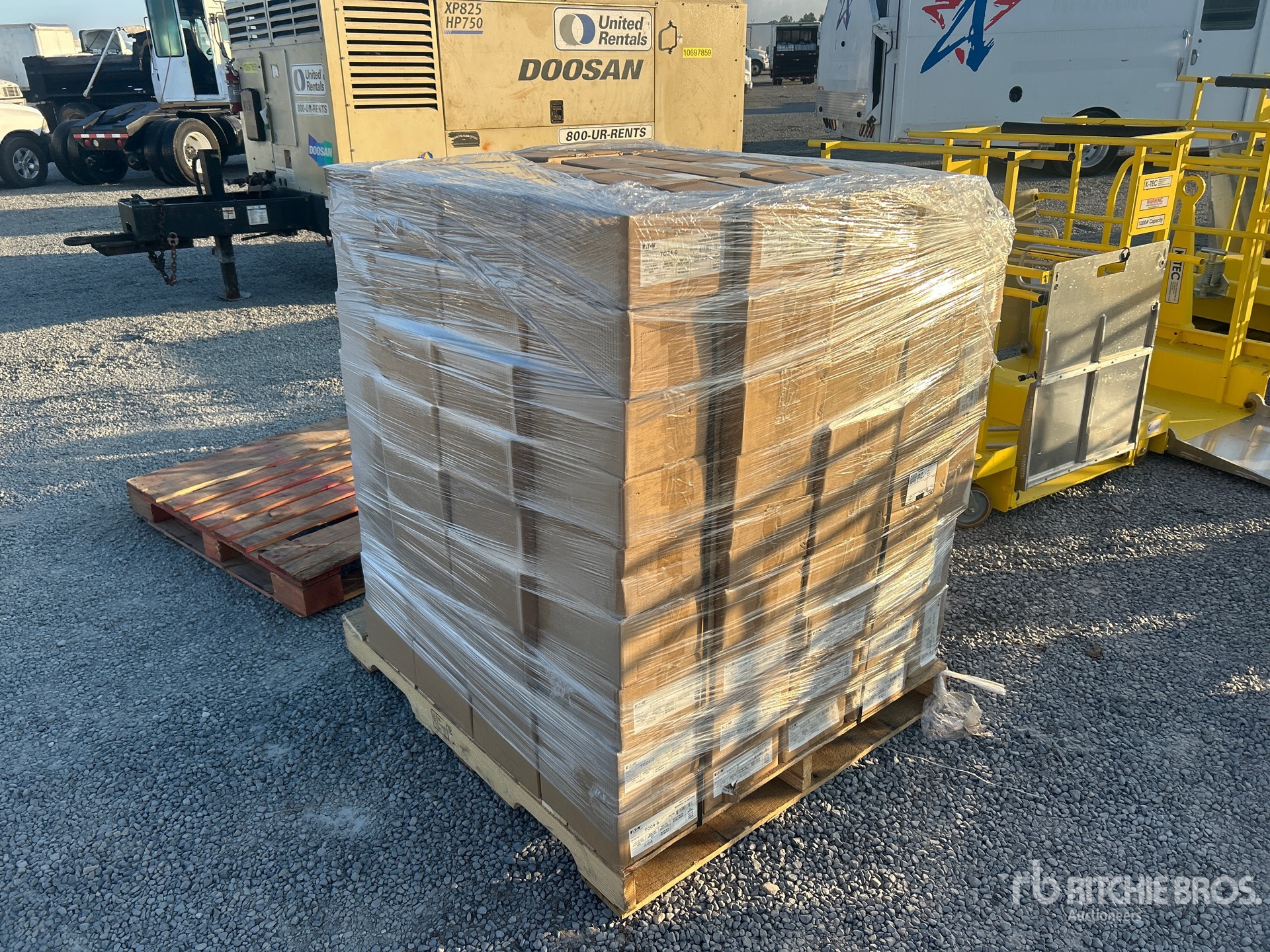 General Appearance with Bild, Ecke vorne links