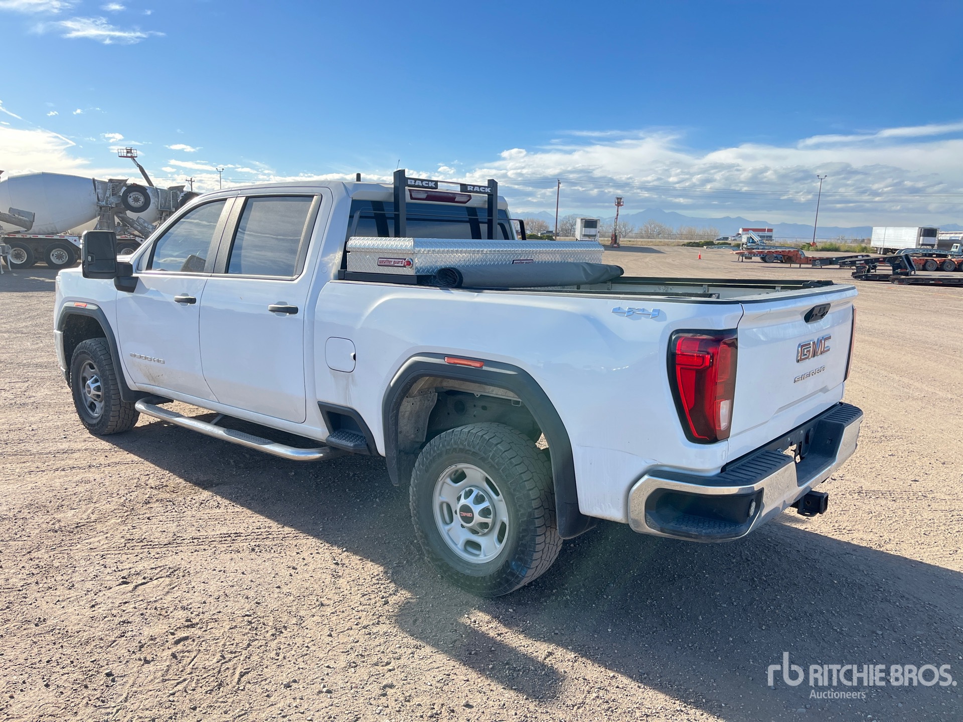 General Appearance with Bild, Ecke hinten links