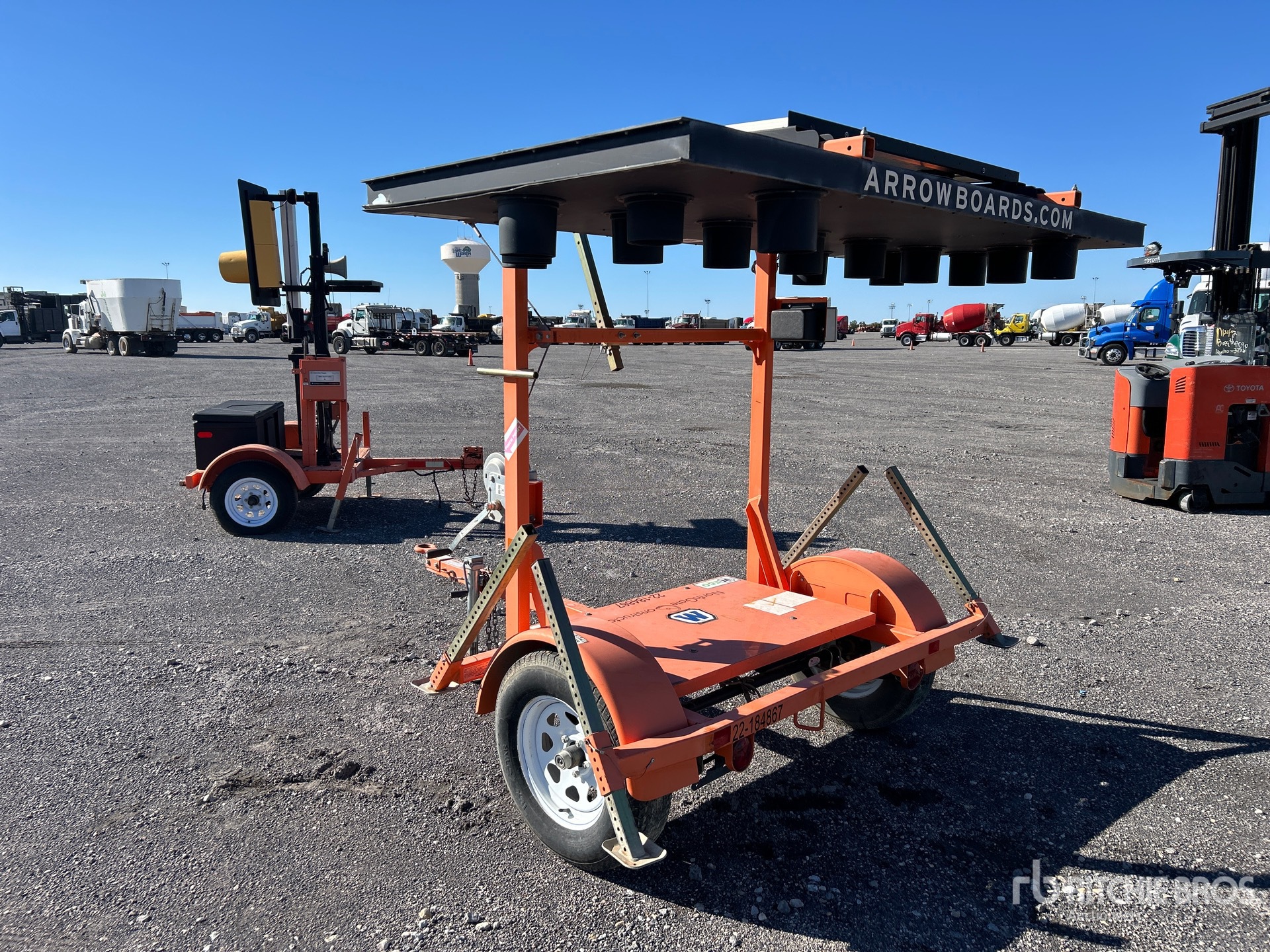 General Appearance with Bild, Ecke hinten links