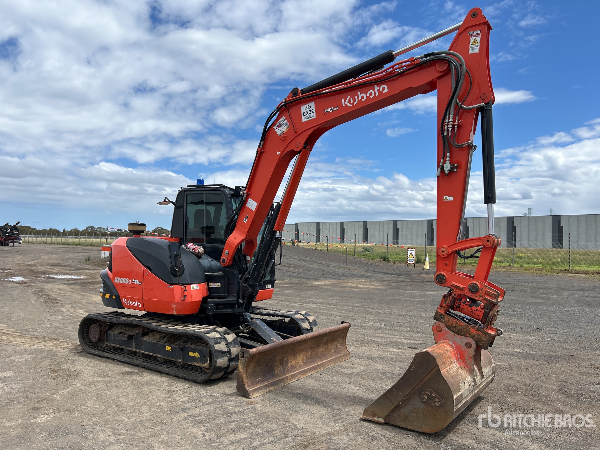 General Appearance with Picture, Right Front Corner