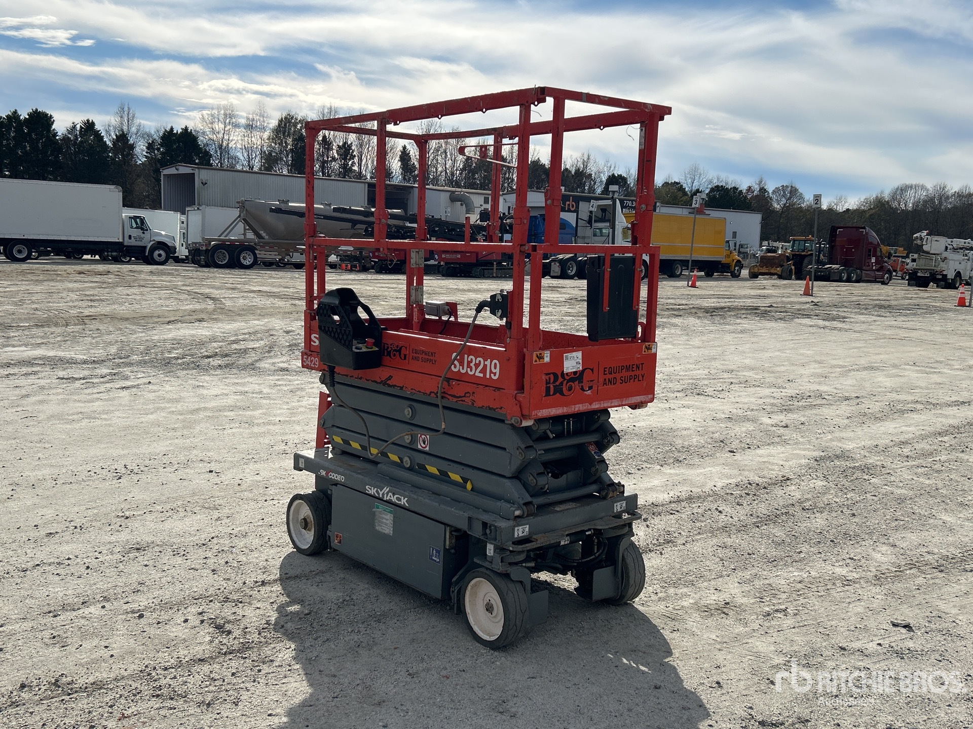 General Appearance with Picture, Left Rear Corner