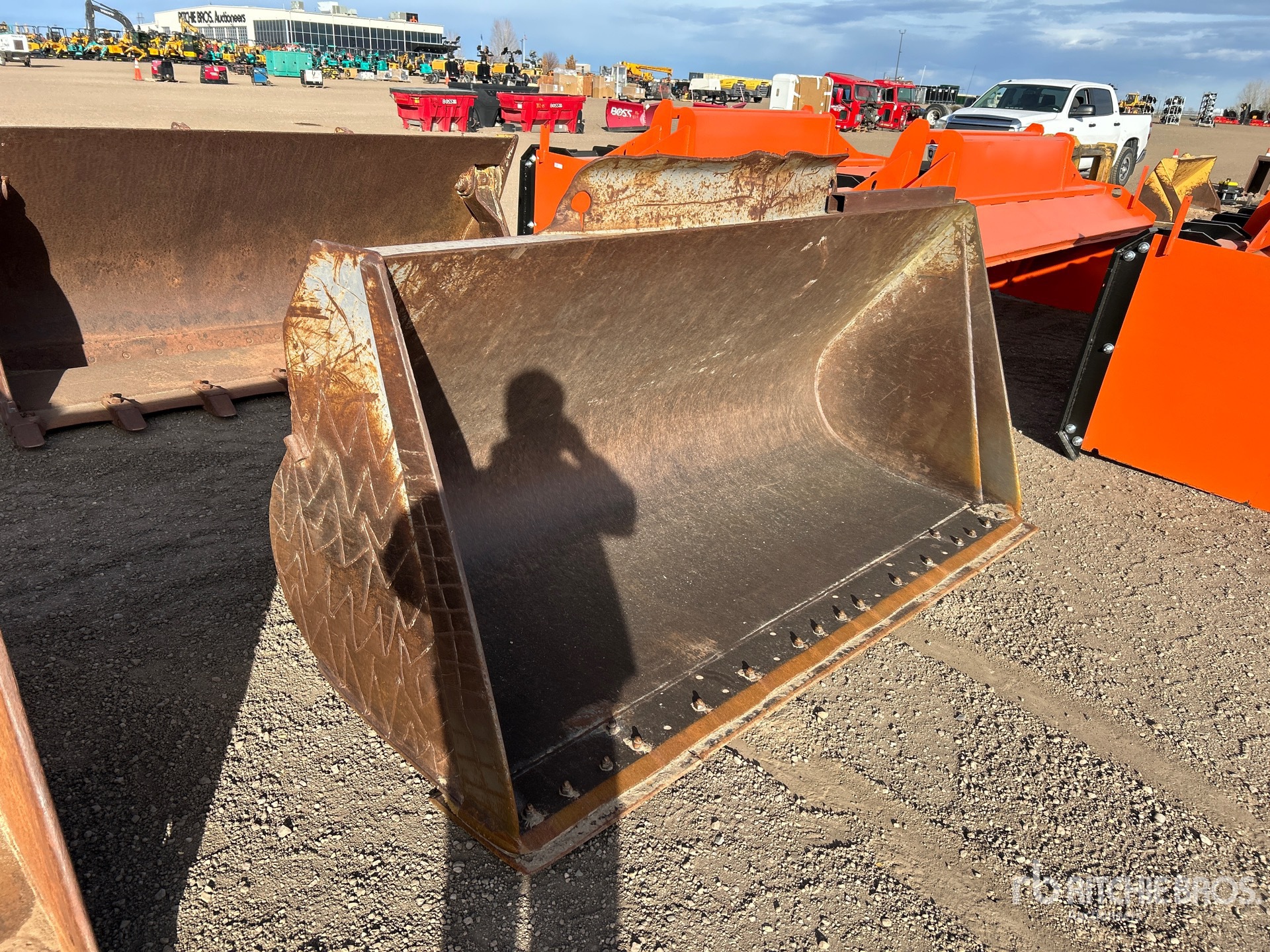 General Appearance with Bild, Ecke vorne rechts