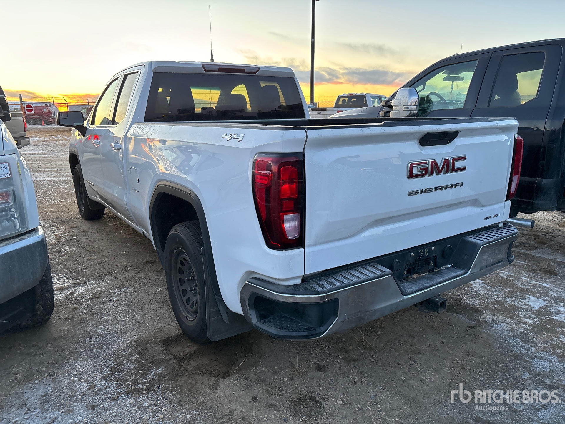 General Appearance with Picture, Left Rear Corner