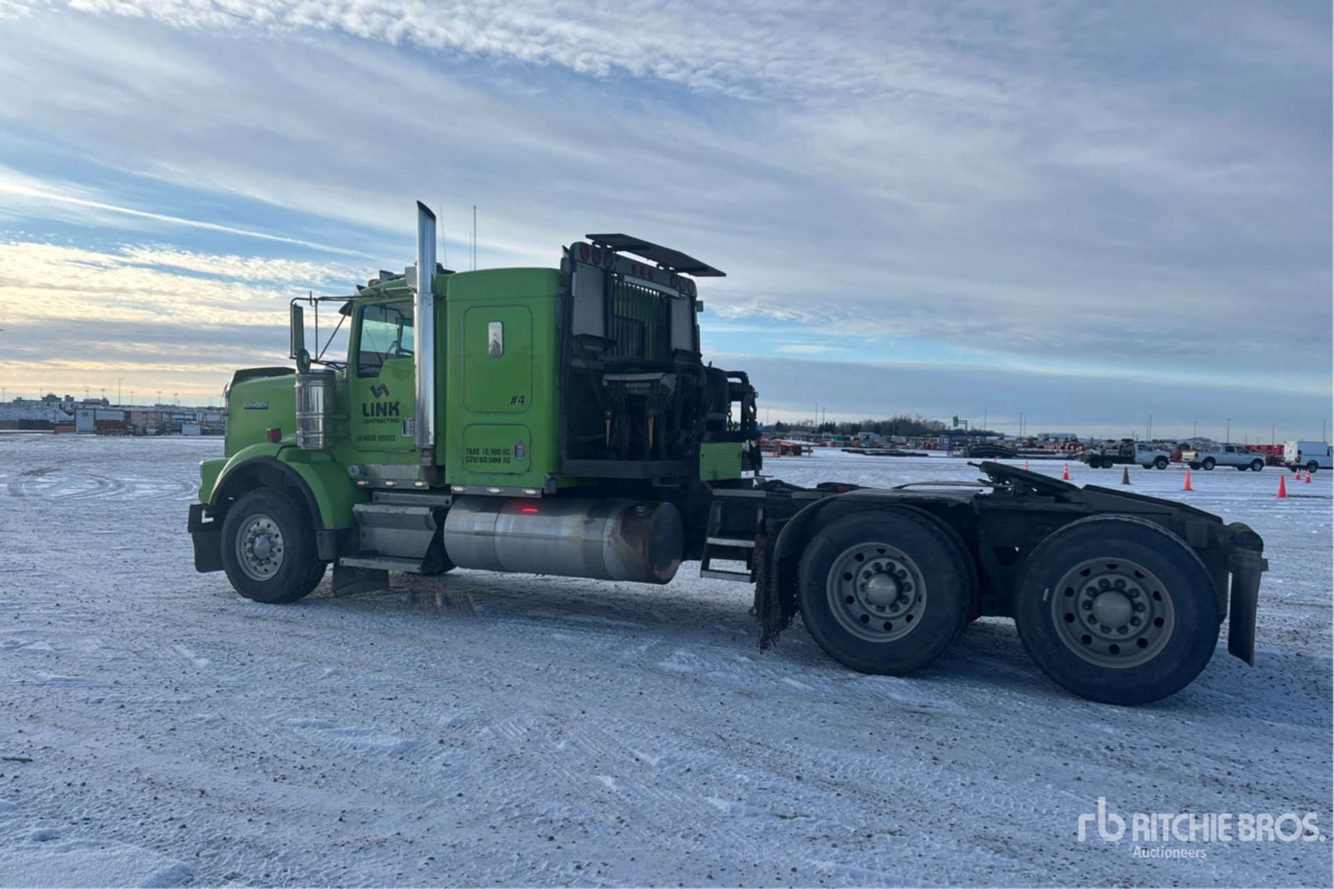 General Appearance with Picture, Left Rear Corner