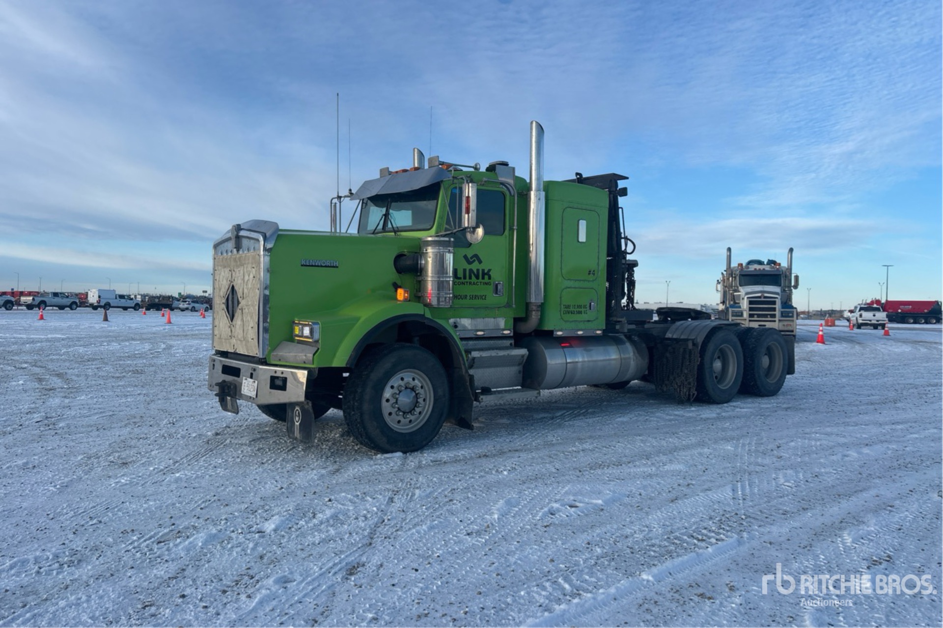 General Appearance with Picture, Left Front Corner