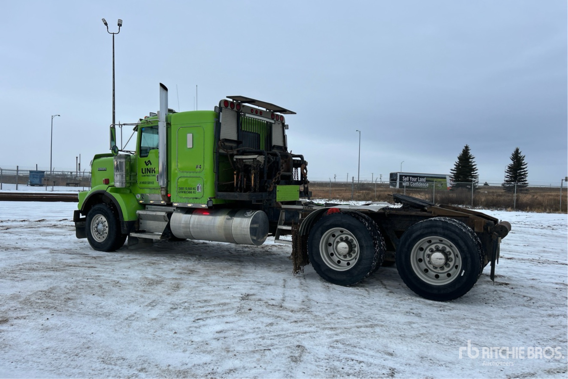 General Appearance with Foto, angolo posteriore sinistro