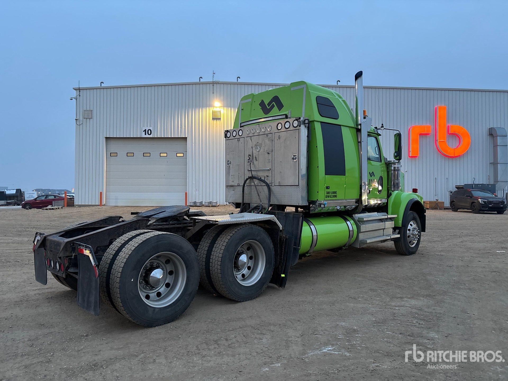 General Appearance with Picture, Right Rear Corner